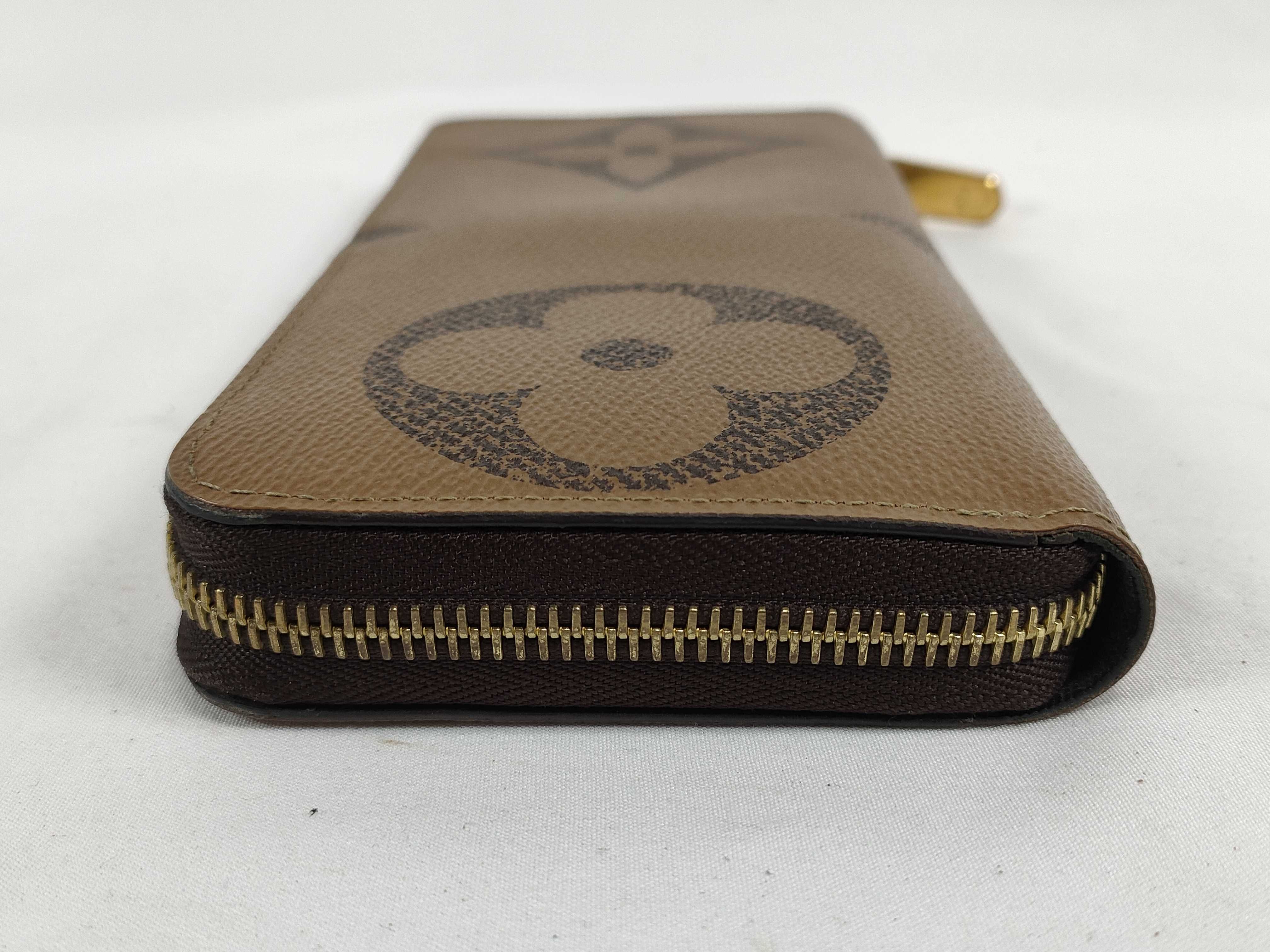 M67687 Zippy Wallet Giant Monogram Reverse IC Chip Wallet — view 5