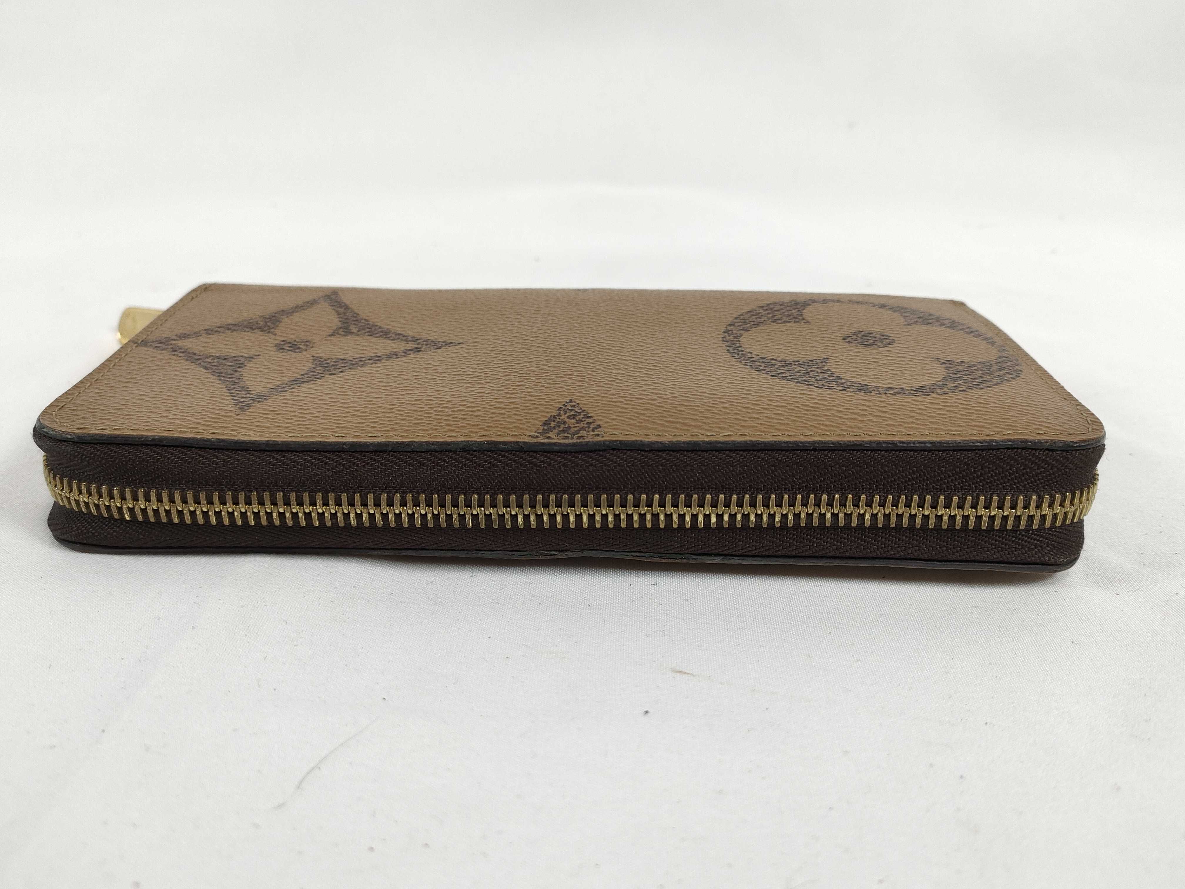 M67687 Zippy Wallet Giant Monogram Reverse IC Chip Wallet — view 6