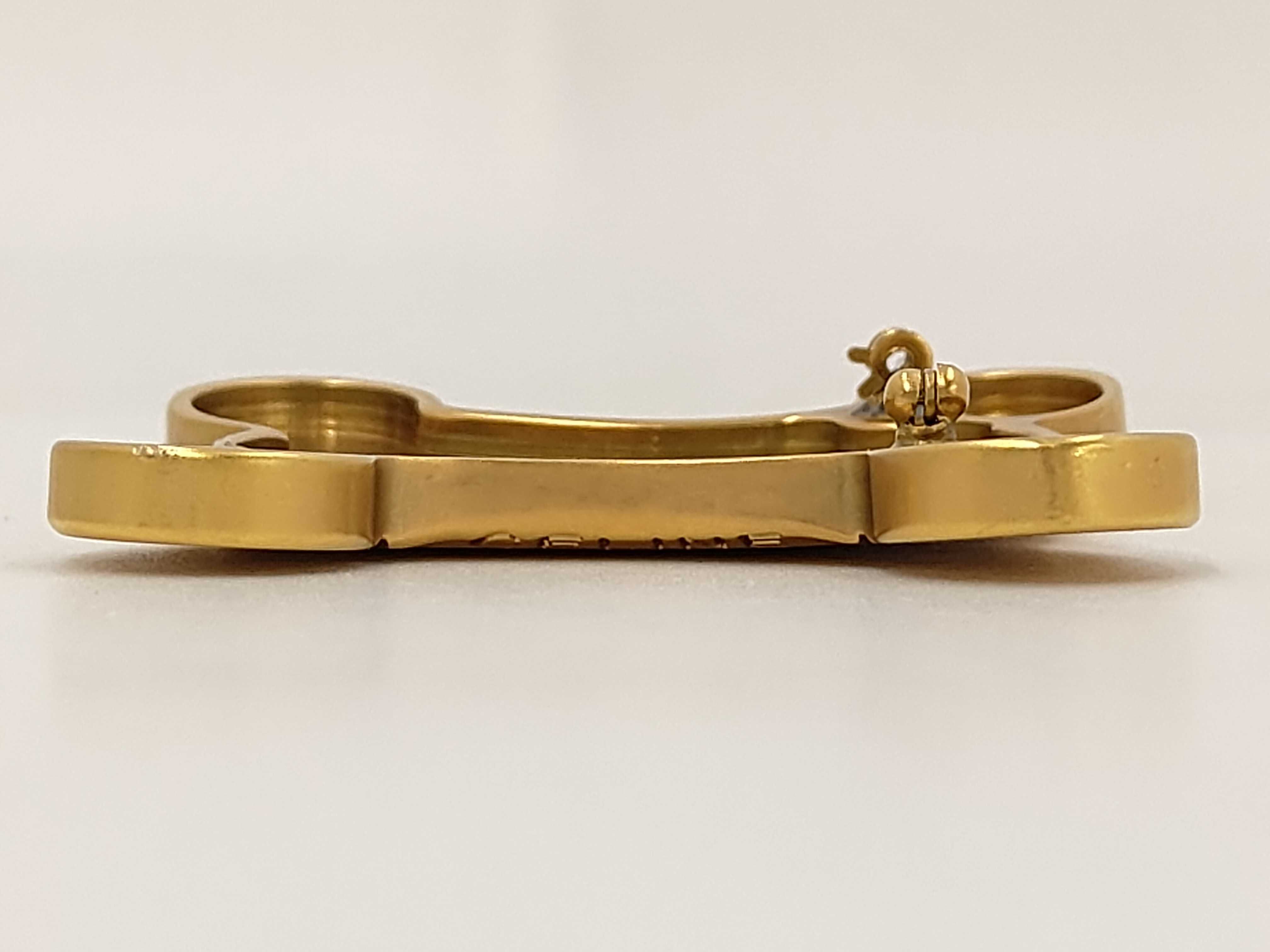 brooch — view 5