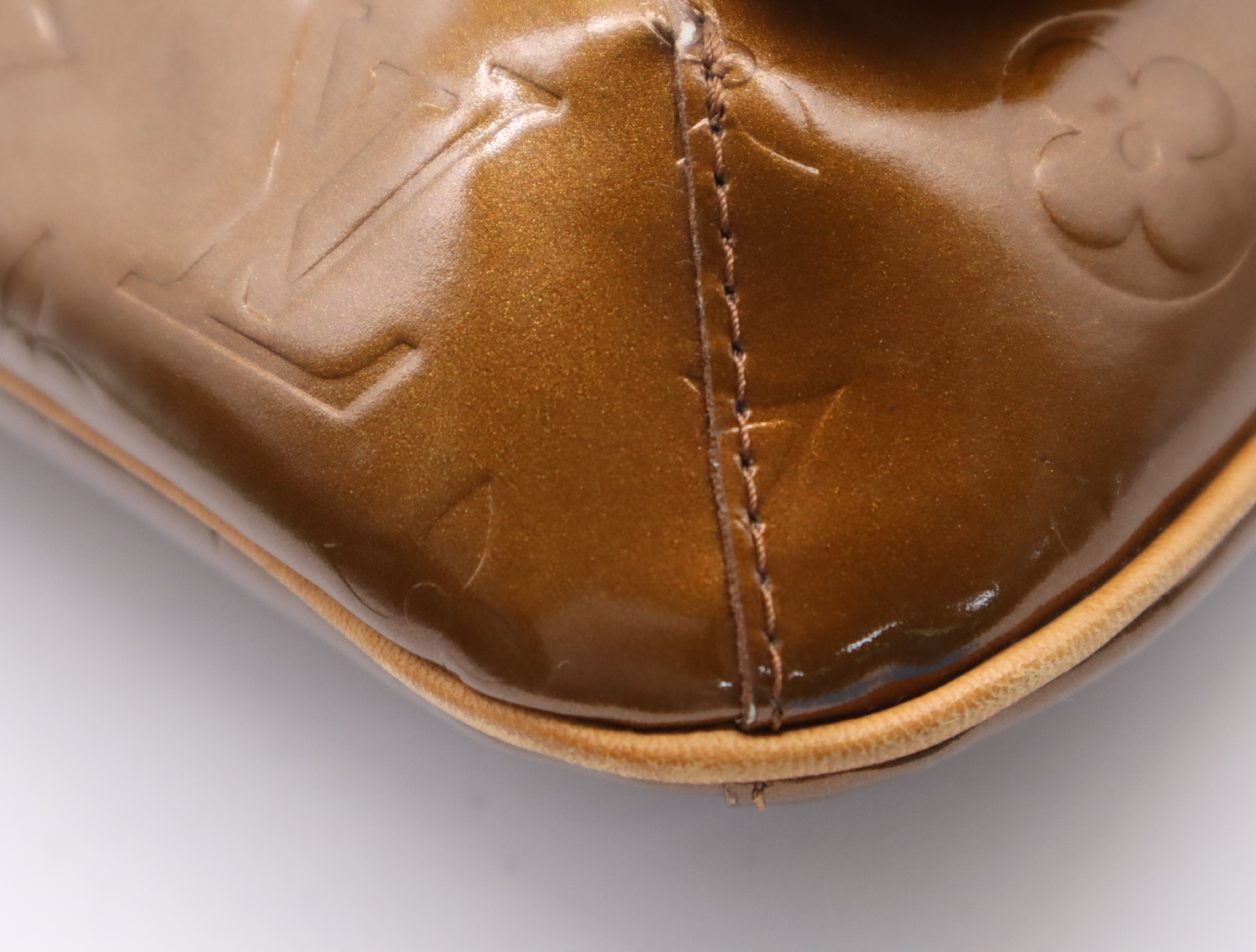 M91124 Vernis Thompson Street Bronze Shoulder Bag — view 7