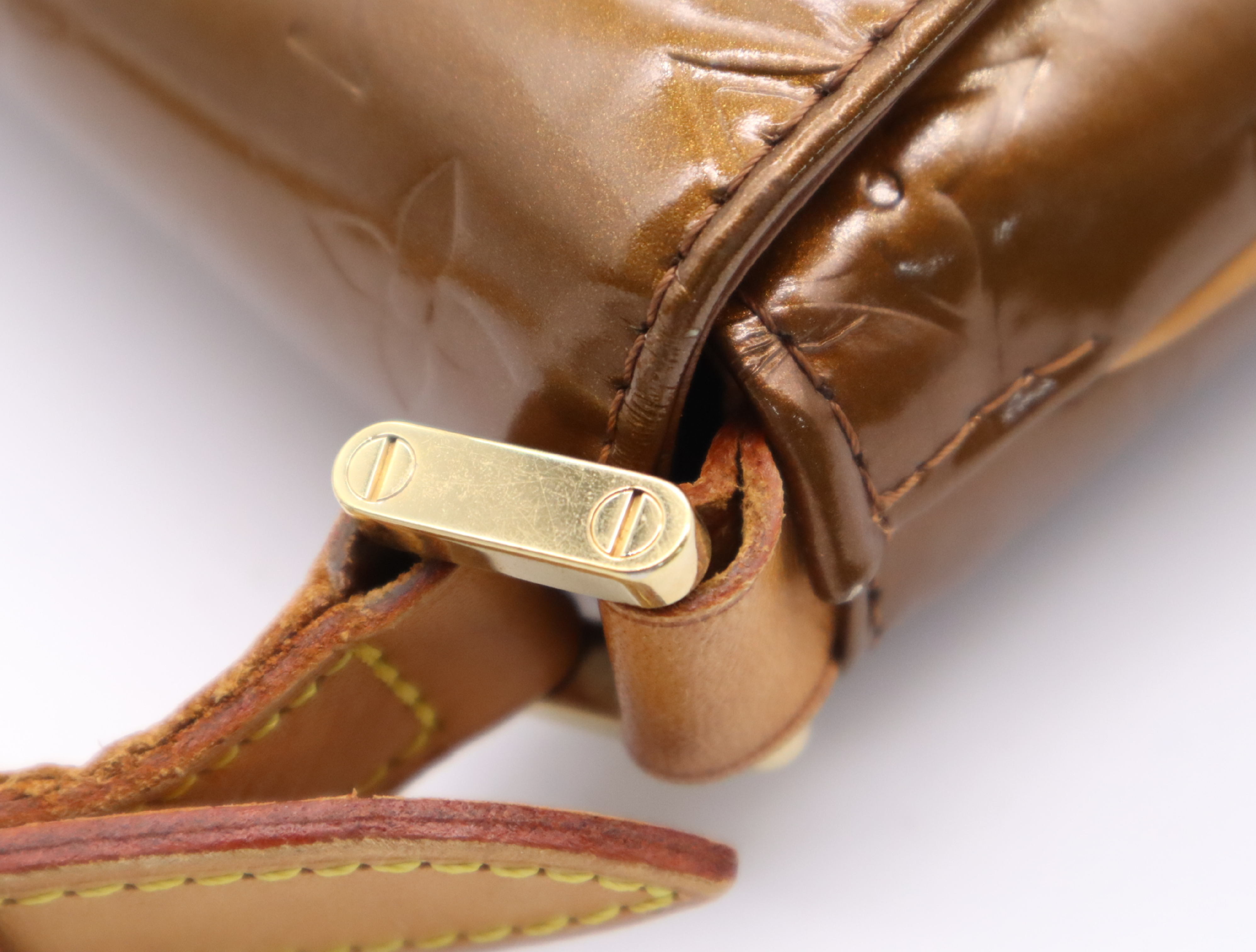 M91124 Vernis Thompson Street Bronze Shoulder Bag — view 9
