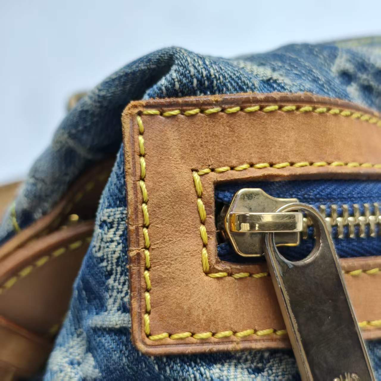 【*Shipped from: China*】LOUIS VUITTON Denim Handbag — view 12