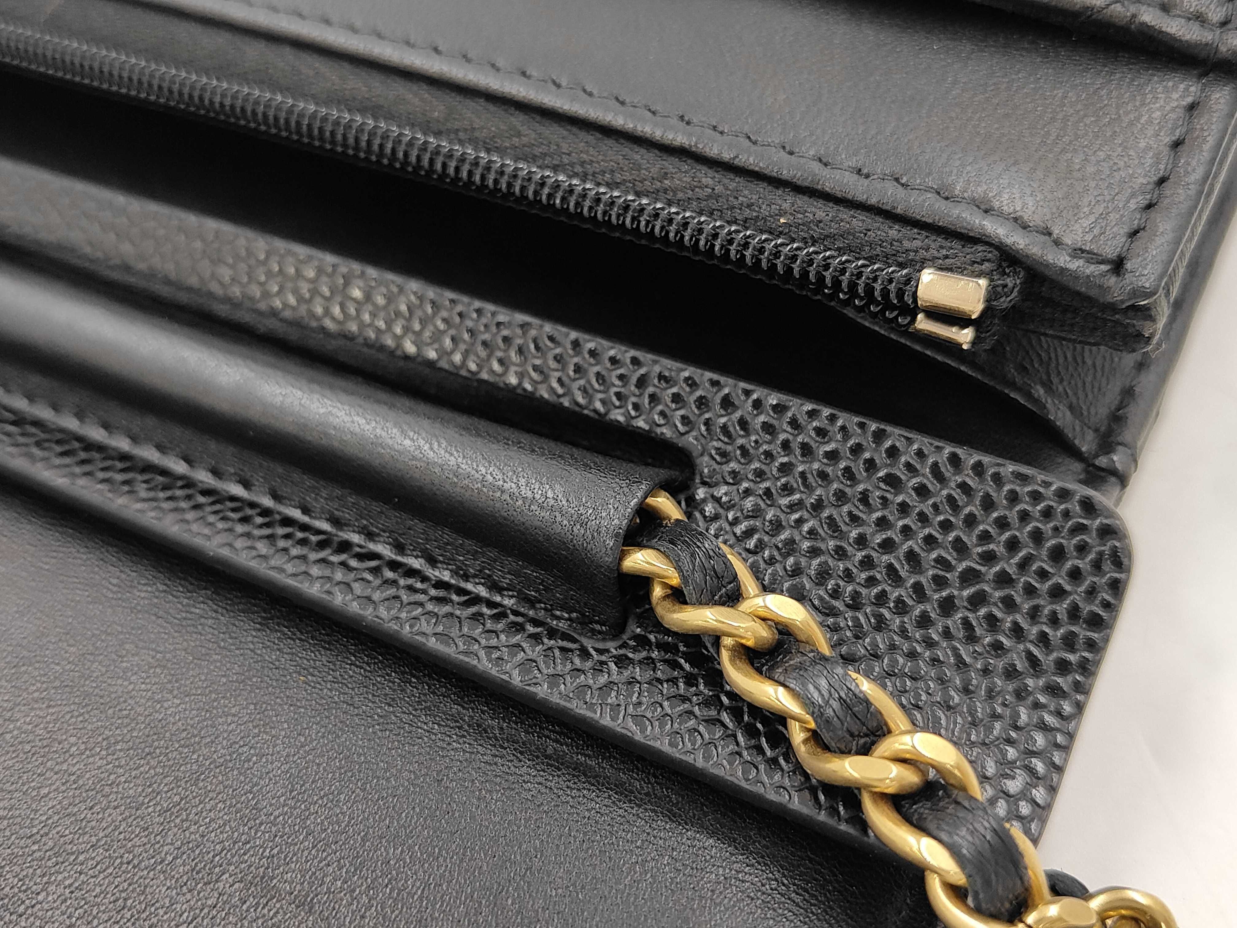CC Logo Matelassé Chain Shoulder Bag — view 5