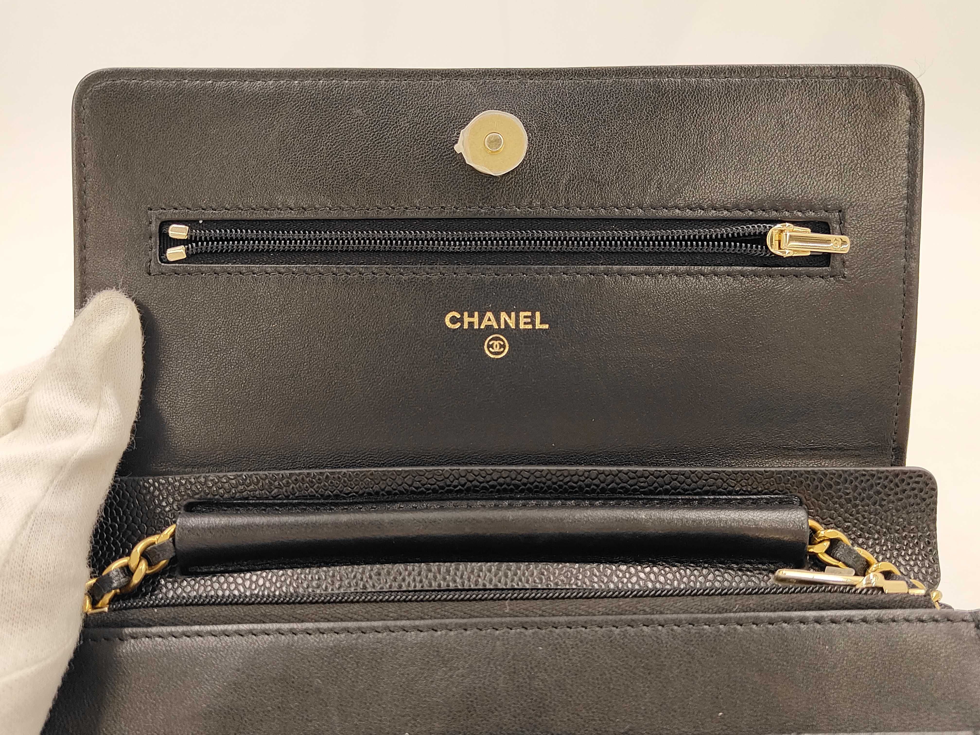 CC Logo Matelassé Chain Shoulder Bag — view 8