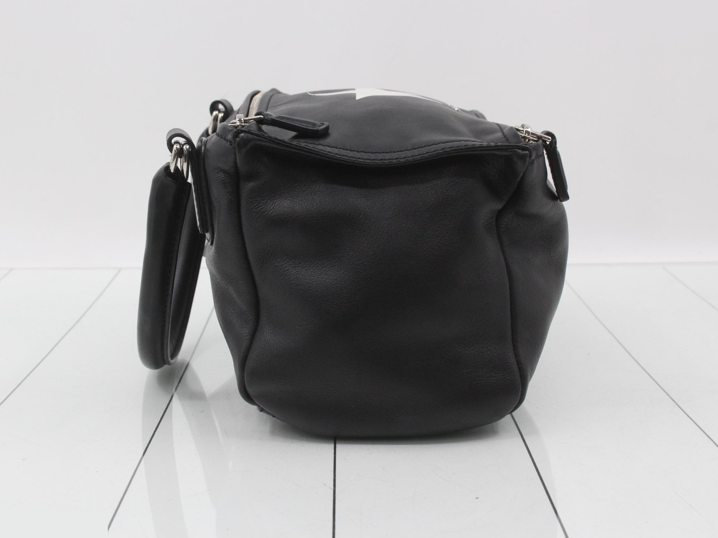 Other lines: Bags - 2-way bag with long strap, star design, leather. — view 4