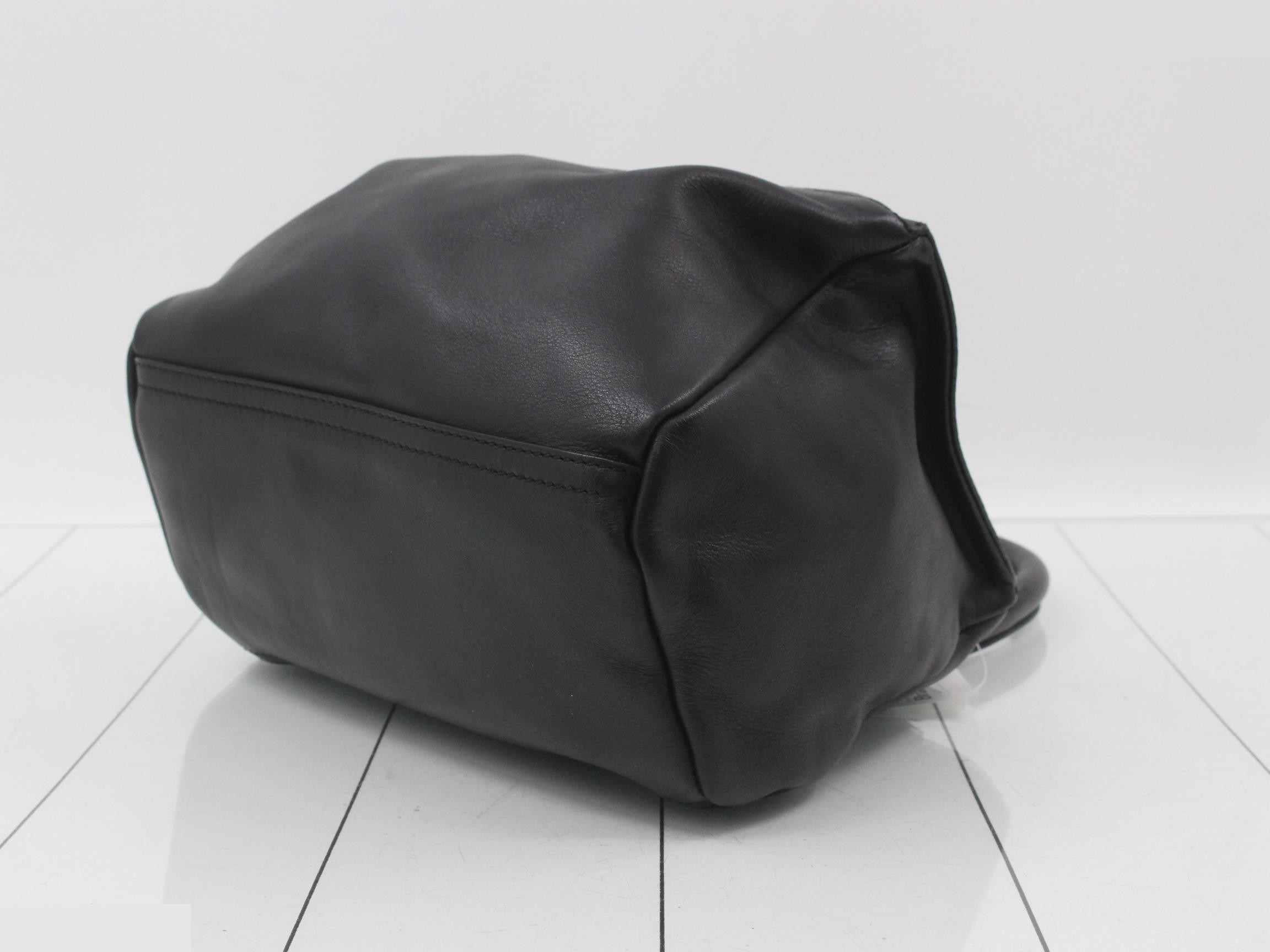 Other lines: Bags - 2-way bag with long strap, star design, leather. — view 6