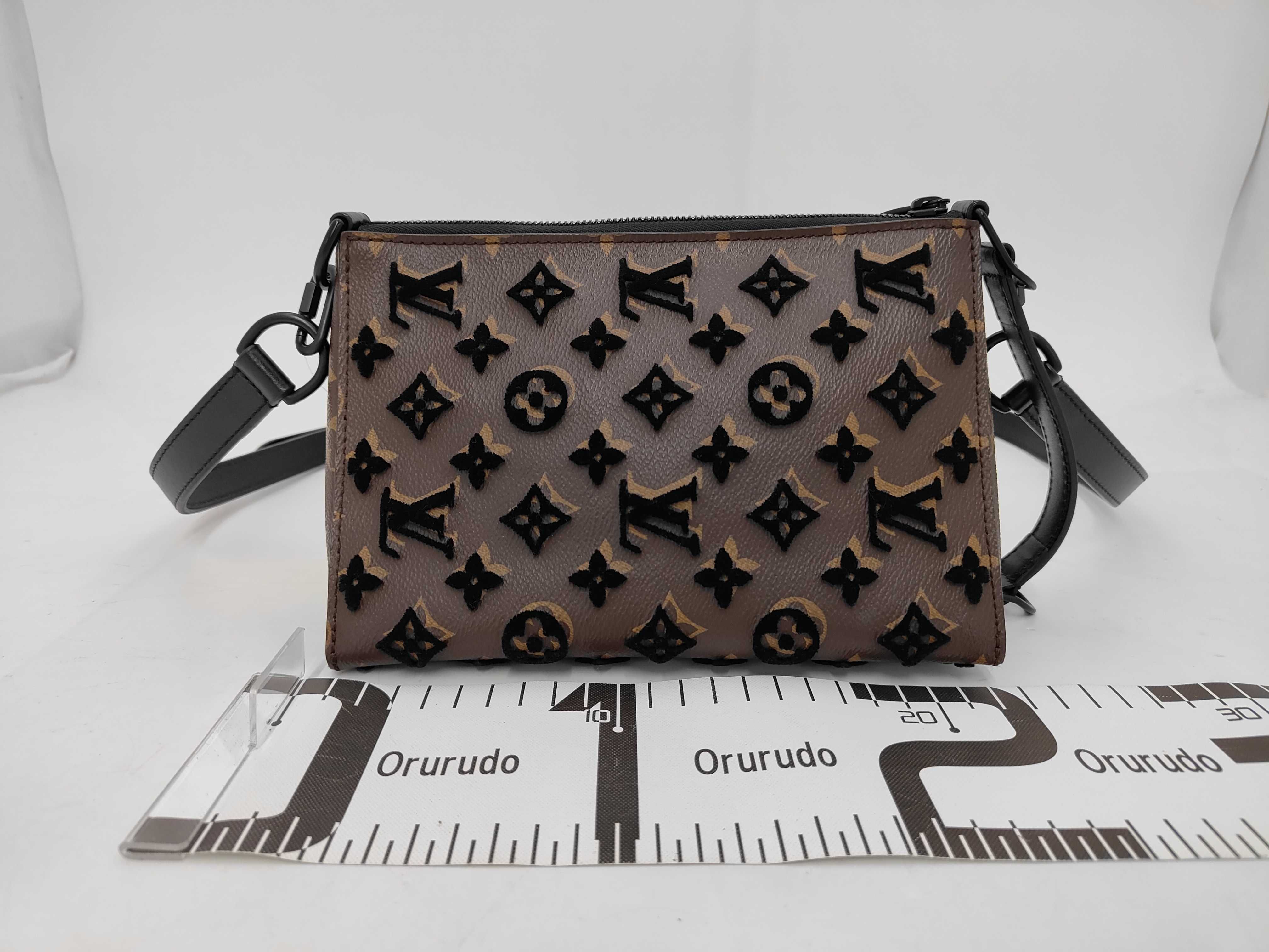 Tuftage Triangle Shoulder Bag — view 2