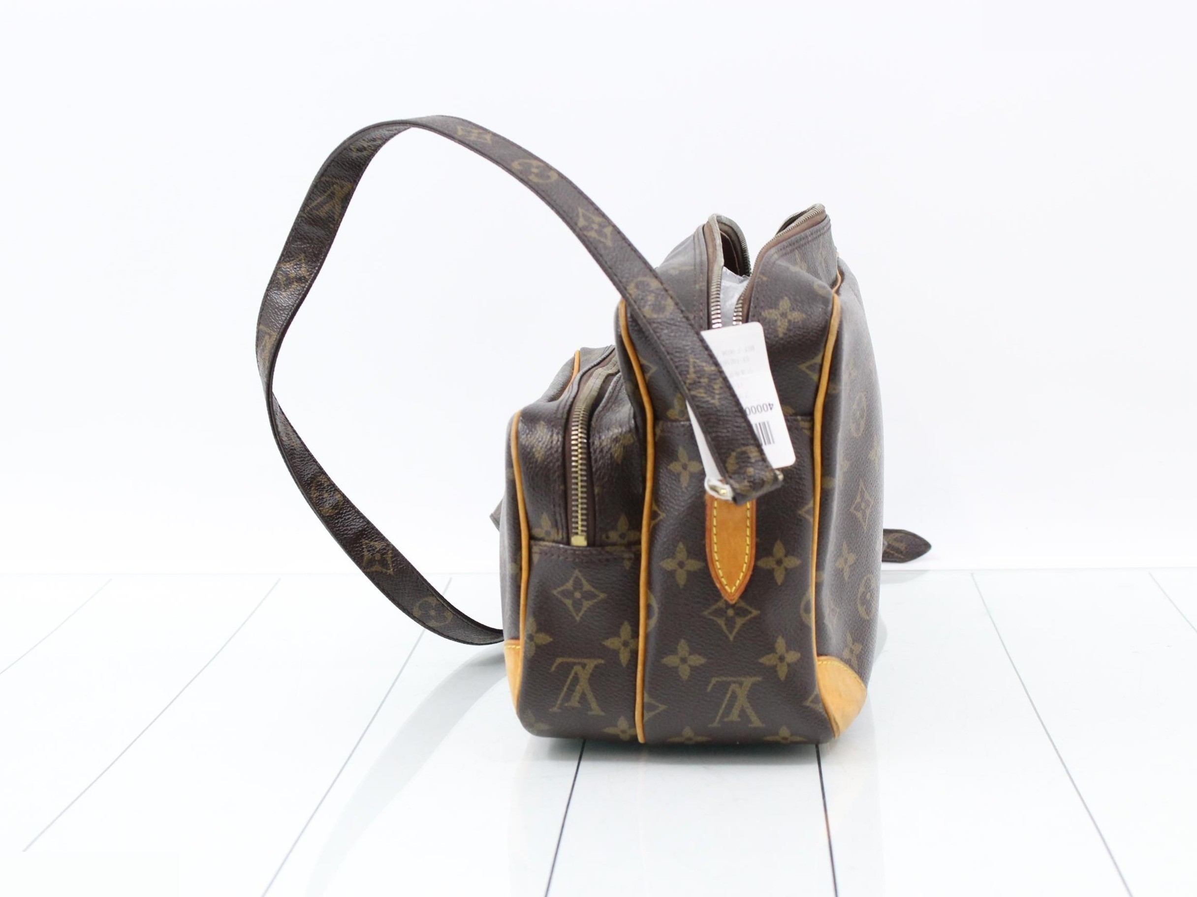 Monogram Nile AR0096 Shoulder Bag — view 3