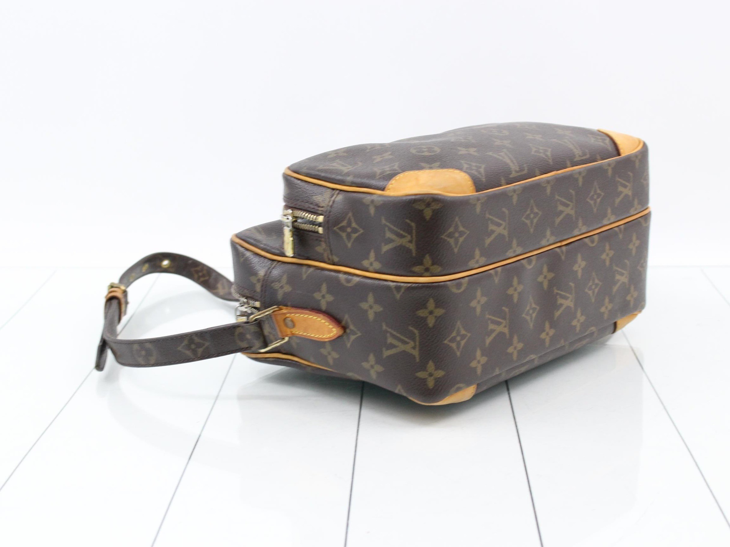 Monogram Nile AR0096 Shoulder Bag — view 5
