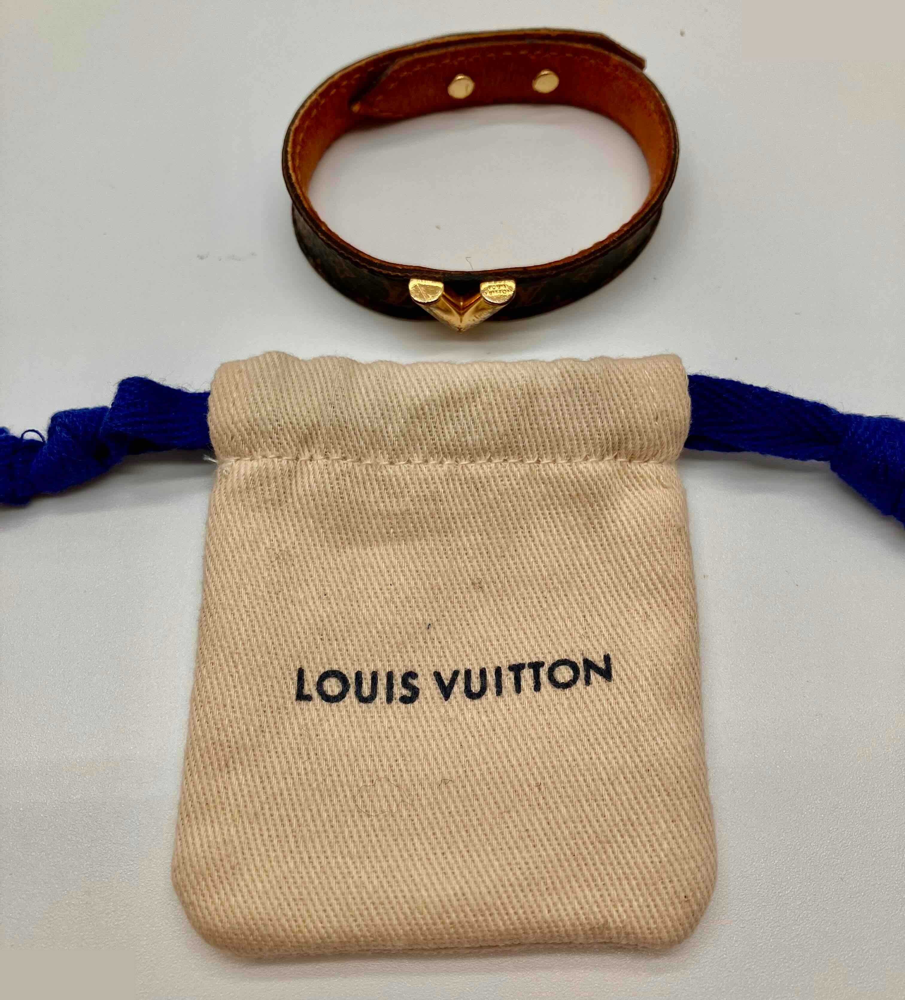 Monogram bangle, wrist circumference approximately 15 cm — view 3