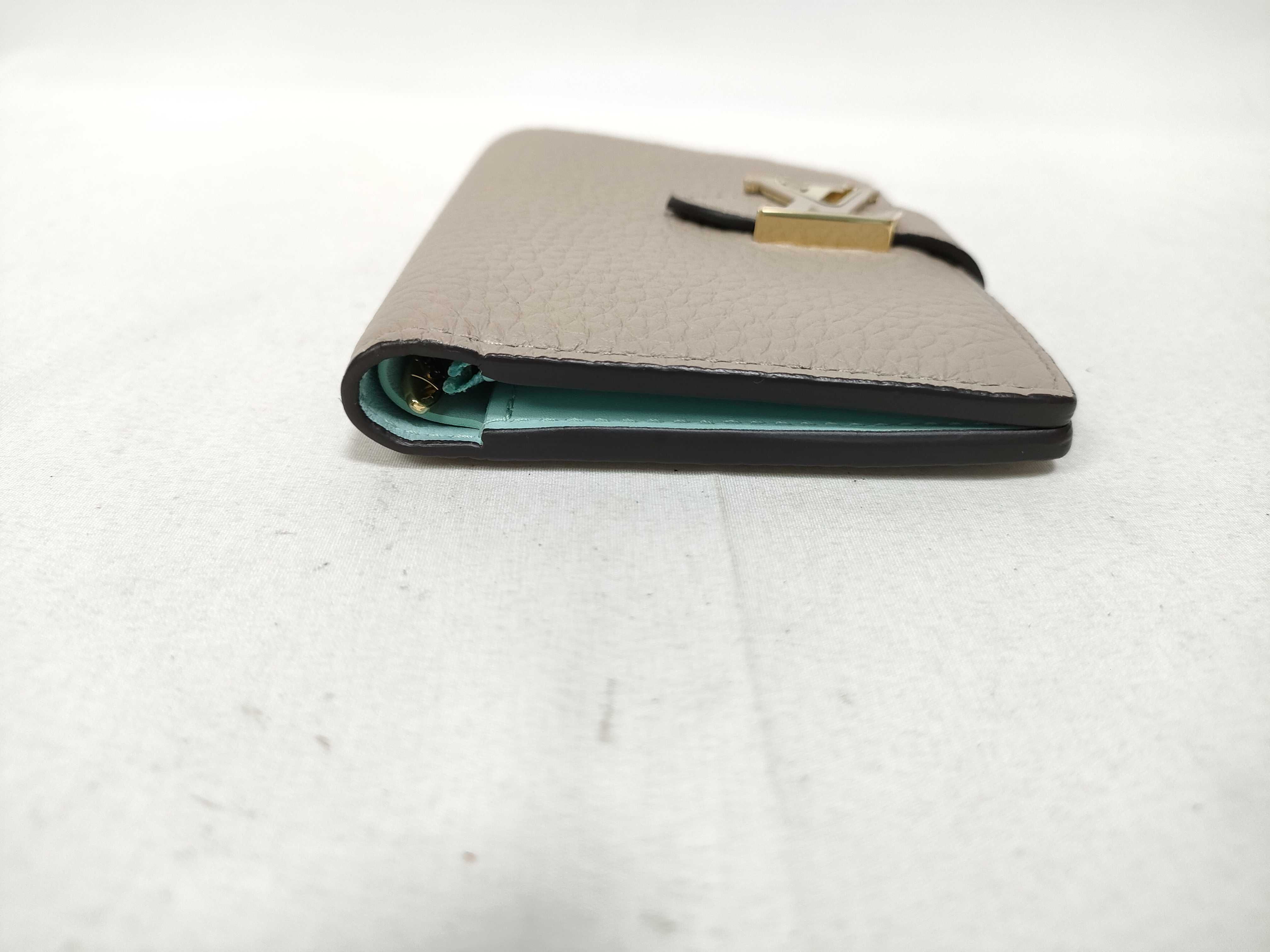 Wallet Taurillon LV Vertical Wallet Compact M82198 Galet Wallet — view 5