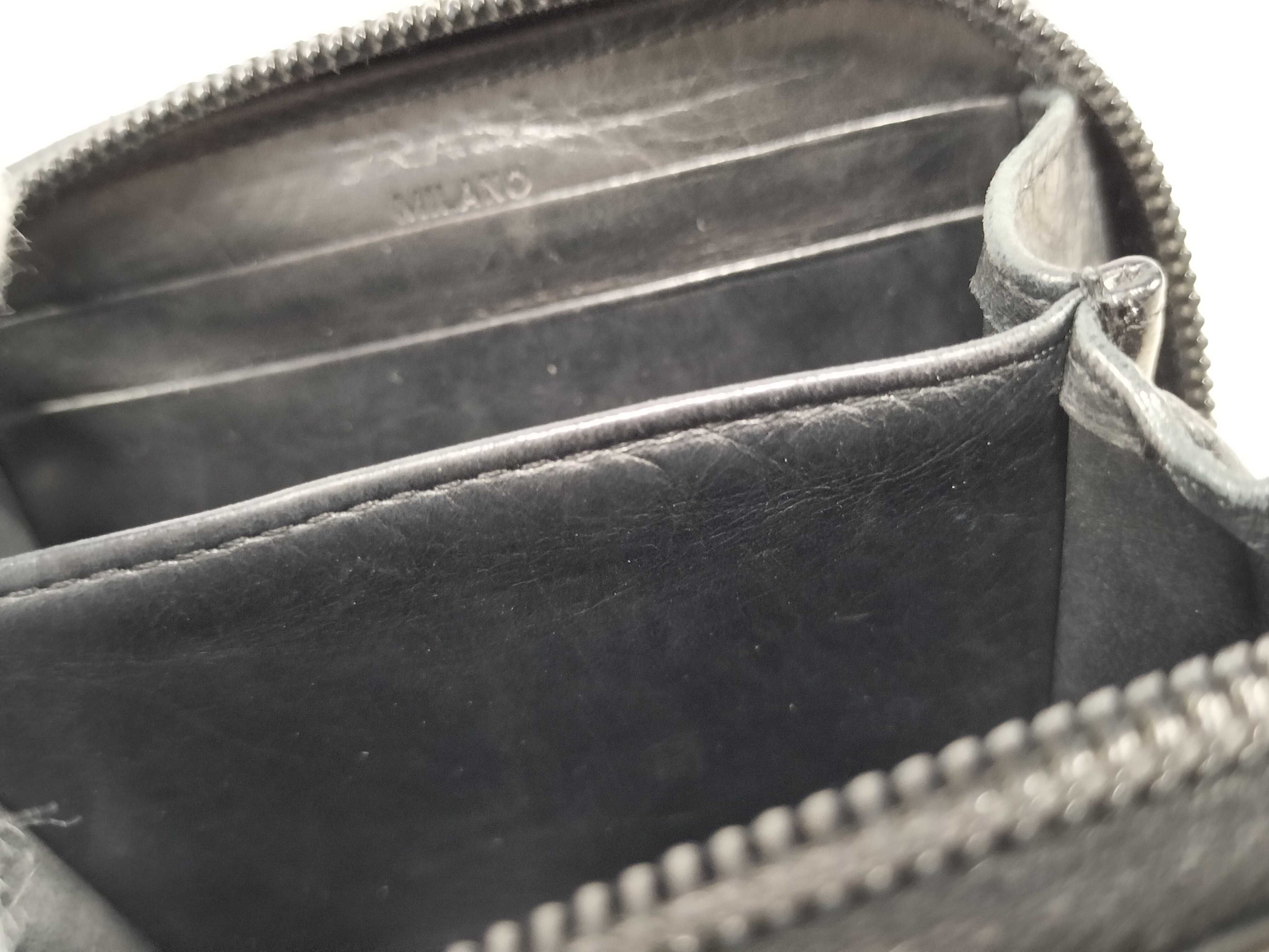 Leather Round Zipper Coin Case with Triangle Plate — view 12