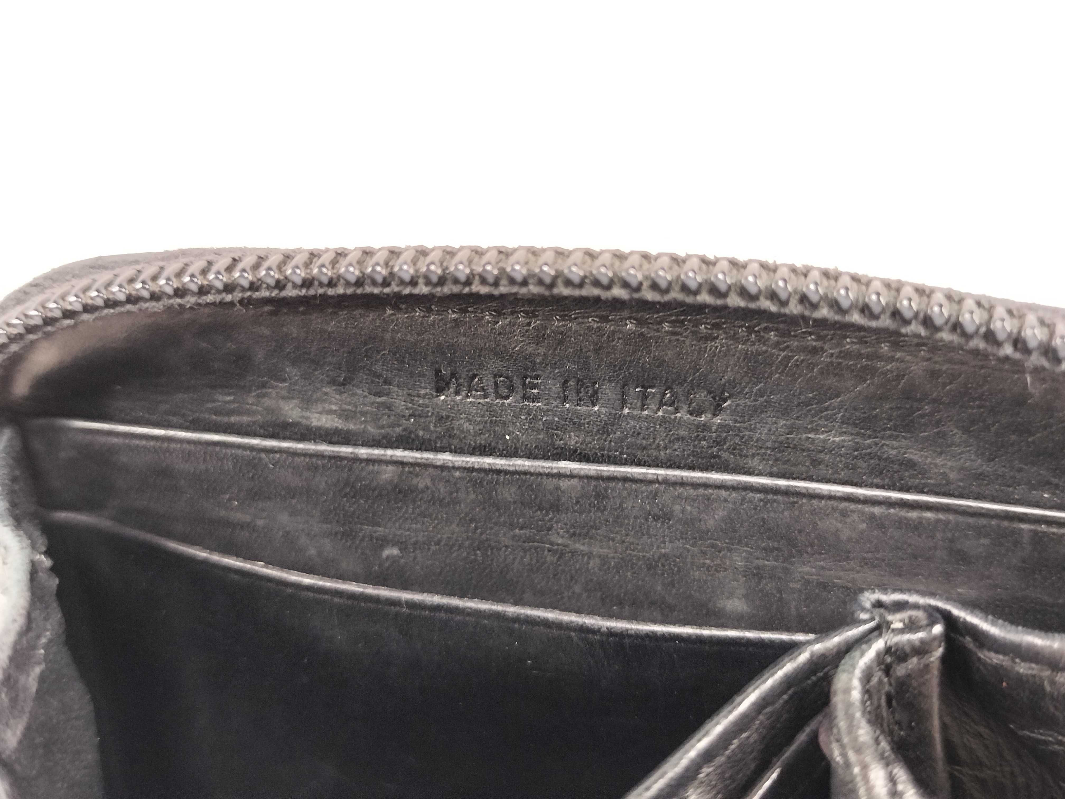 Leather Round Zipper Coin Case with Triangle Plate — view 13