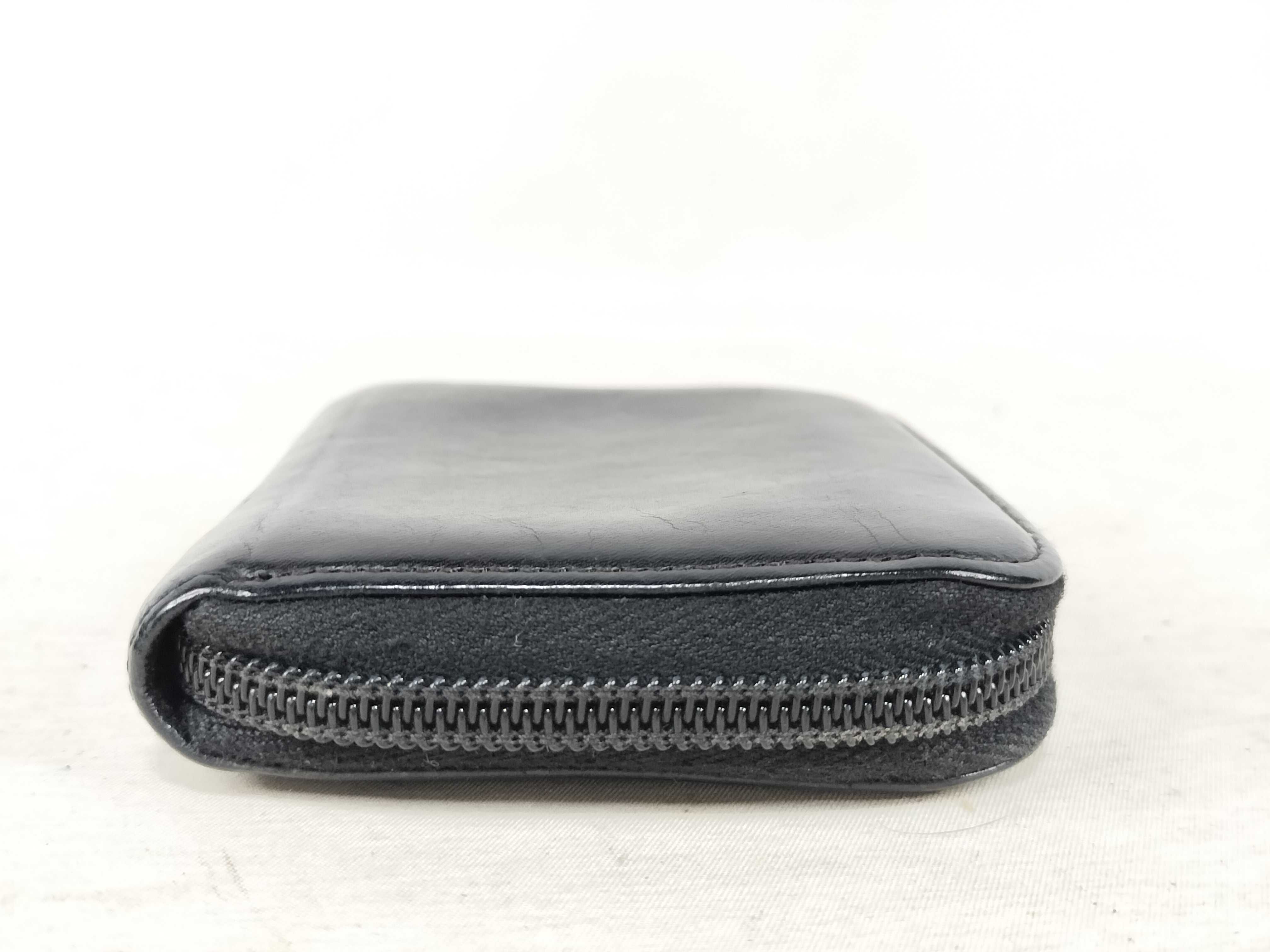 Leather Round Zipper Coin Case with Triangle Plate — view 5