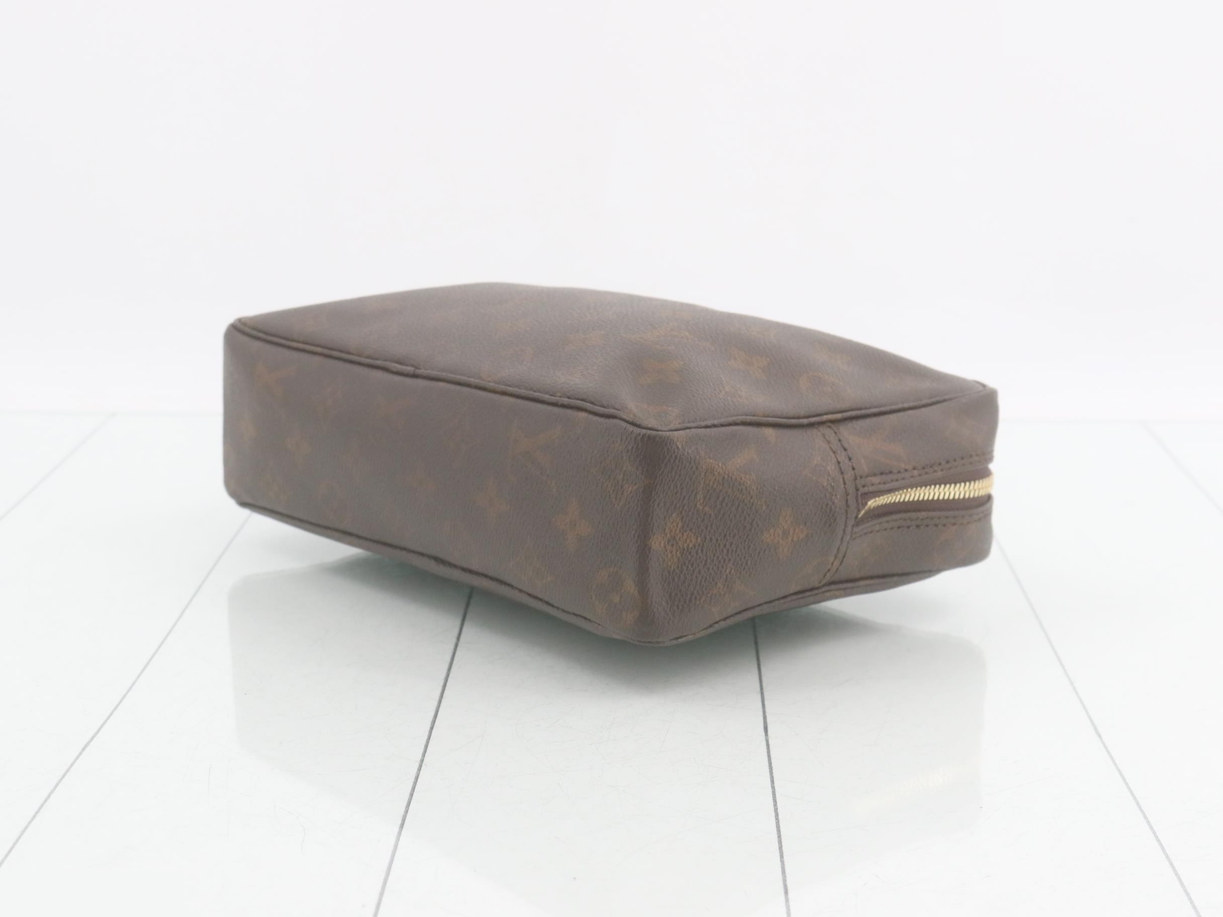 Truth Toilette — view 6