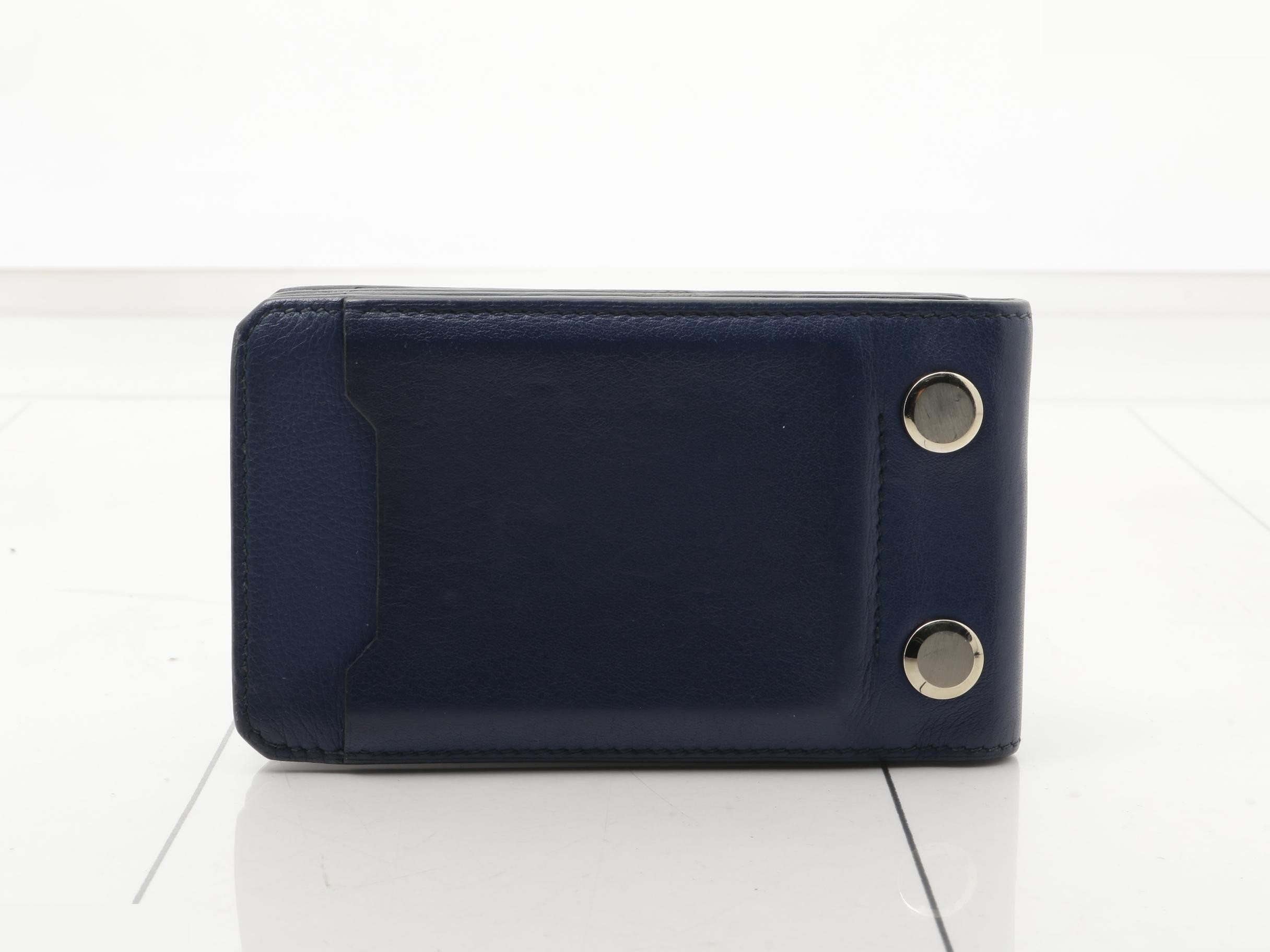 Card case X — view 2