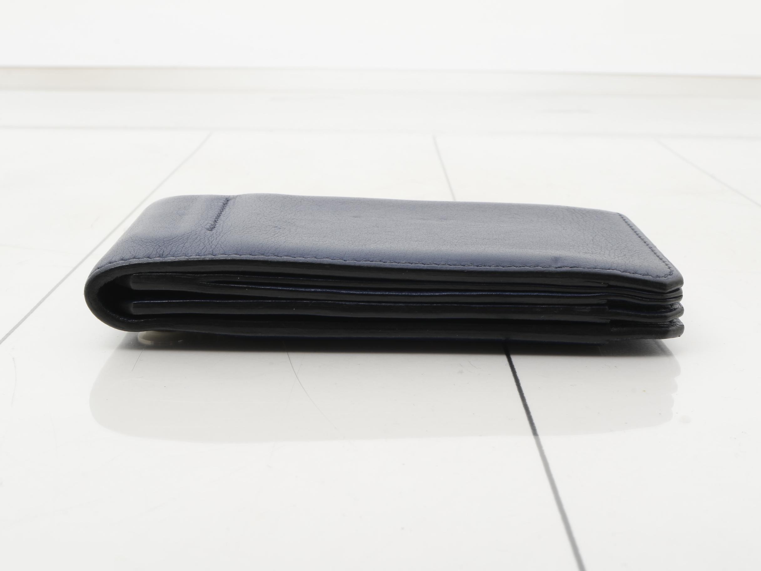 Card case X — view 3