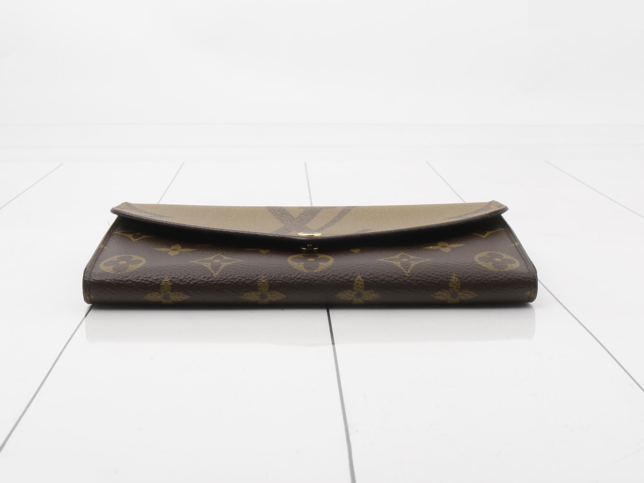 Giant Reverse — view 3