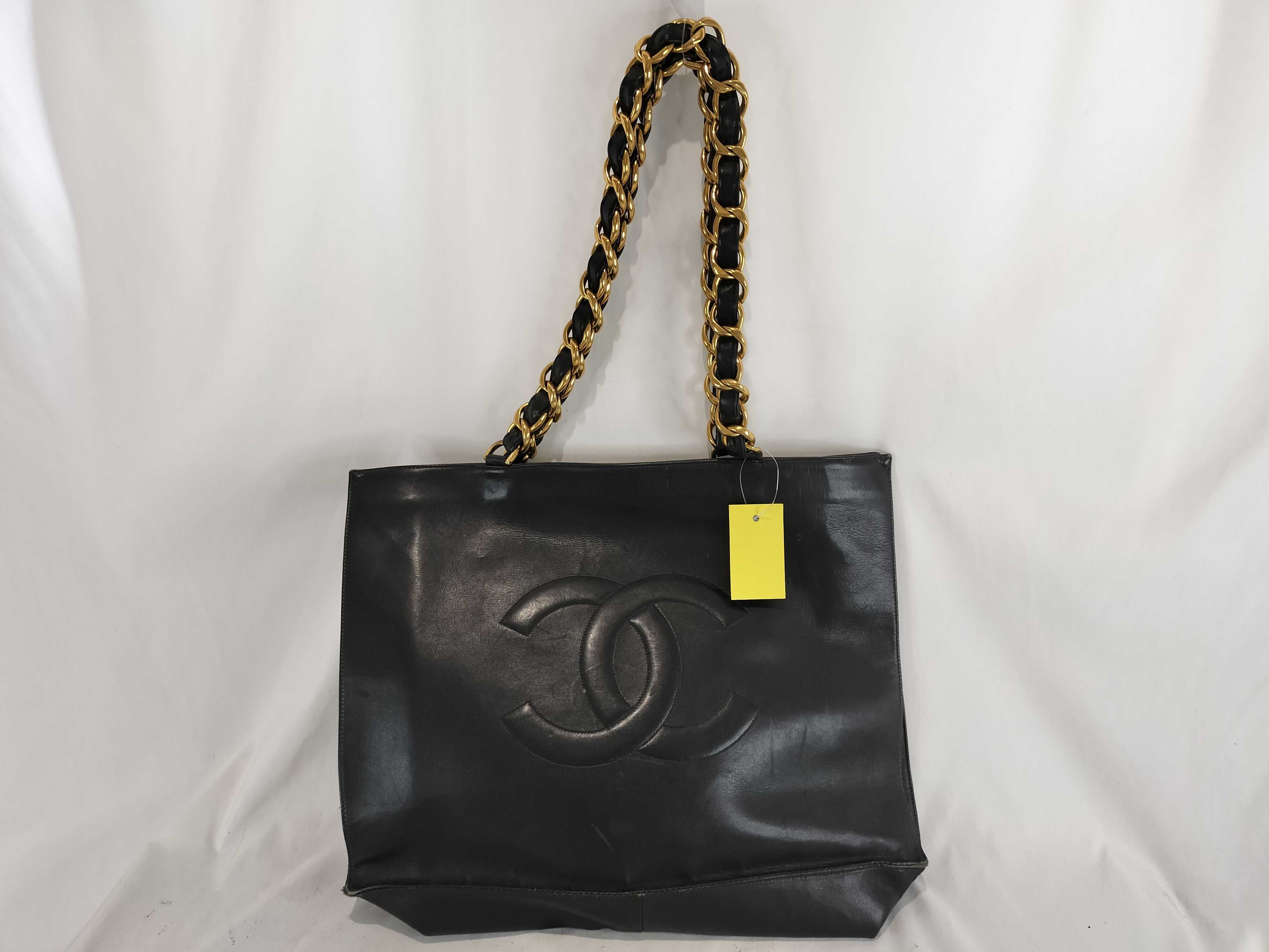 Lambskin Leather Chain Tote Bag with Large Coco Mark (Black)
