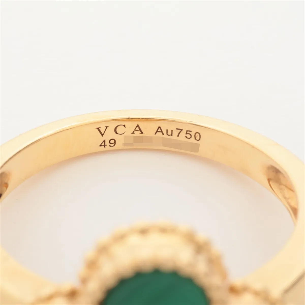 Vintage Alhambra Malachite Diamond Ring, 750 (Yellow Gold), 5.9g, 0.06 carat diamond, size 49, JA719803. Malachite has — view 3