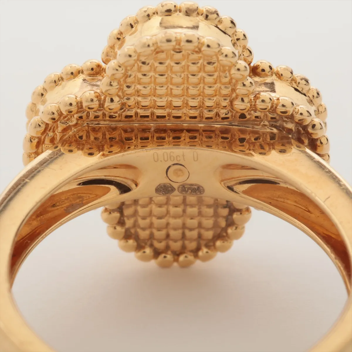 Vintage Alhambra Malachite Diamond Ring, 750 (Yellow Gold), 5.9g, 0.06 carat diamond, size 49, JA719803. Malachite has — view 4
