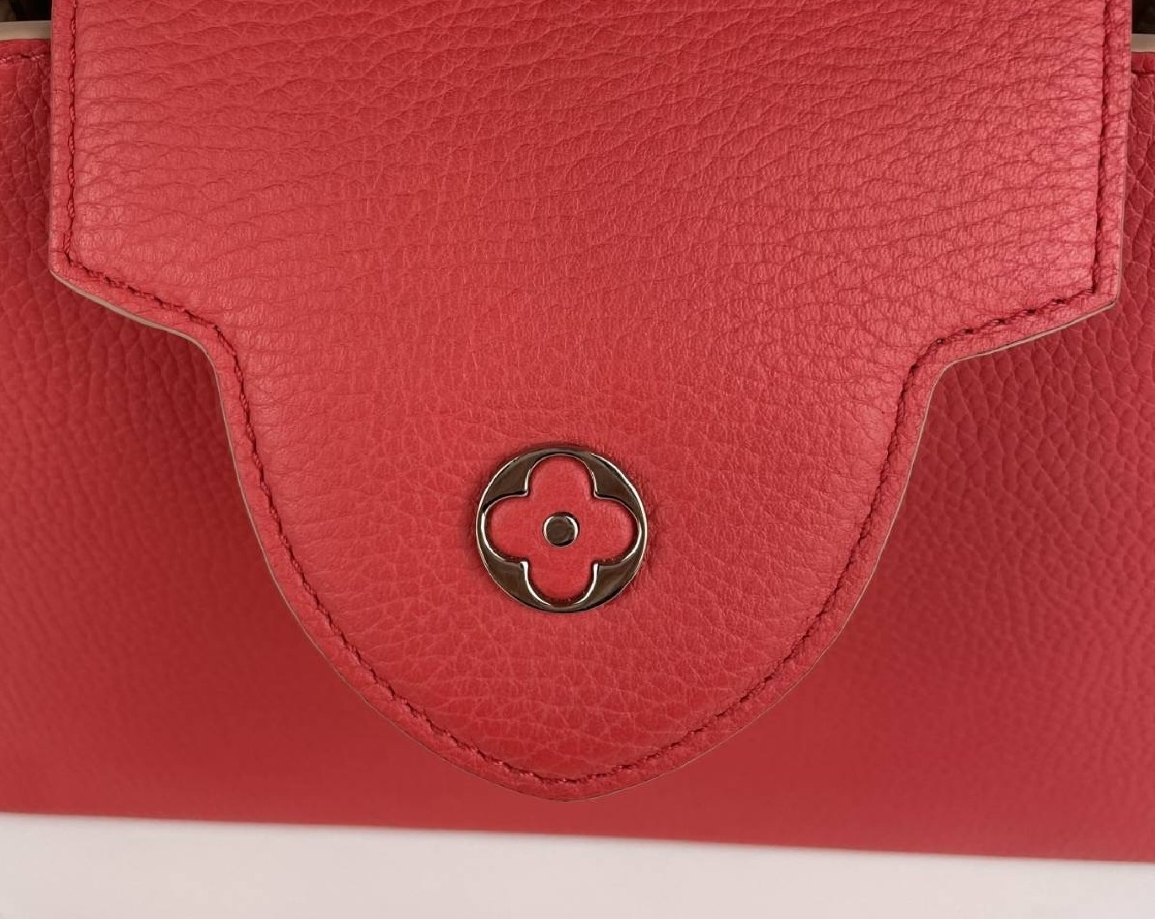 Capucines 2-Way Shoulder Bag, Leather, Red Shoulder Bag — view 3