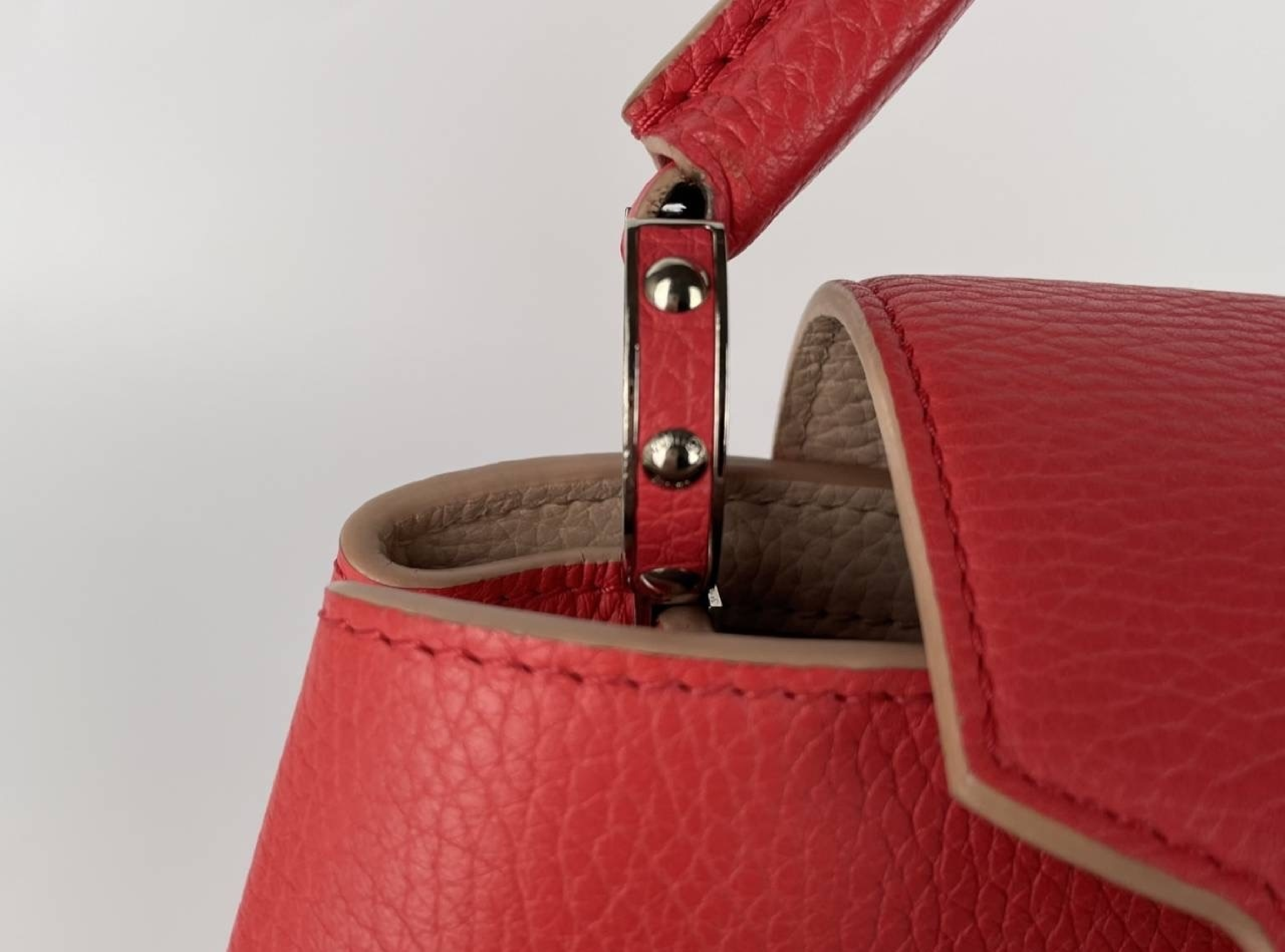Capucines 2-Way Shoulder Bag, Leather, Red Shoulder Bag — view 5