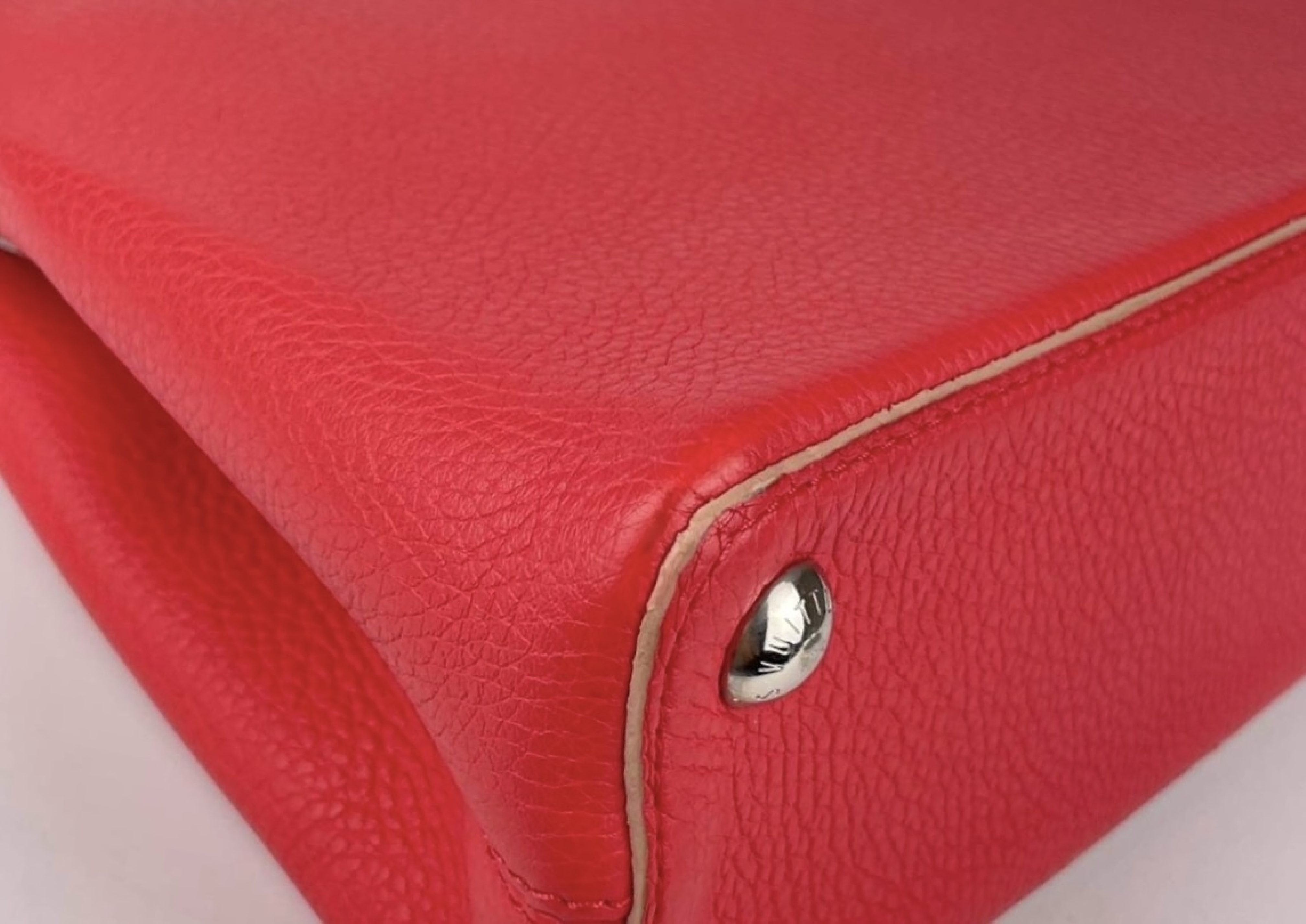 Capucines 2-Way Shoulder Bag, Leather, Red Shoulder Bag — view 8