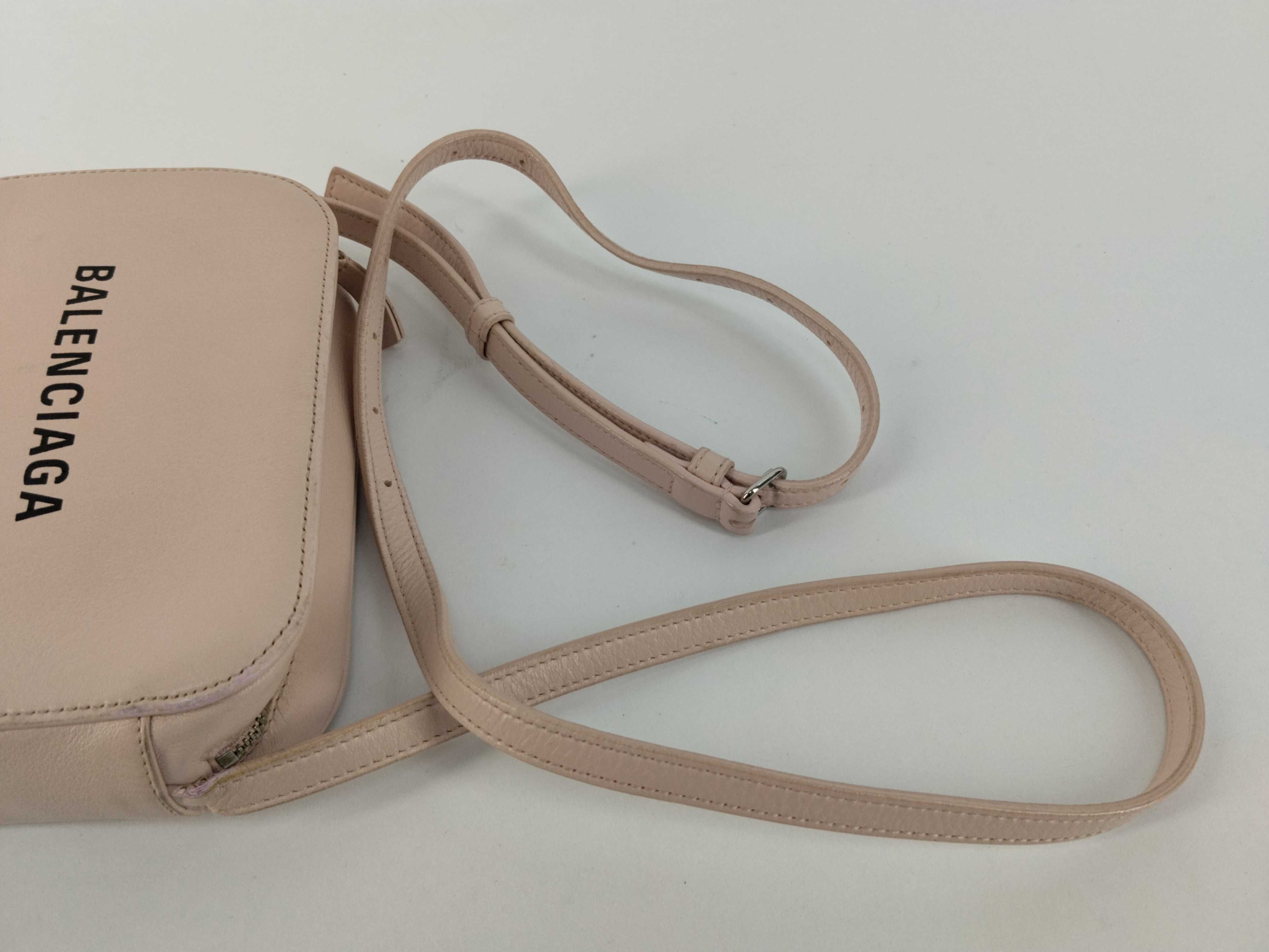 Everyday Camera Bag Leather Shoulder Bag — view 3