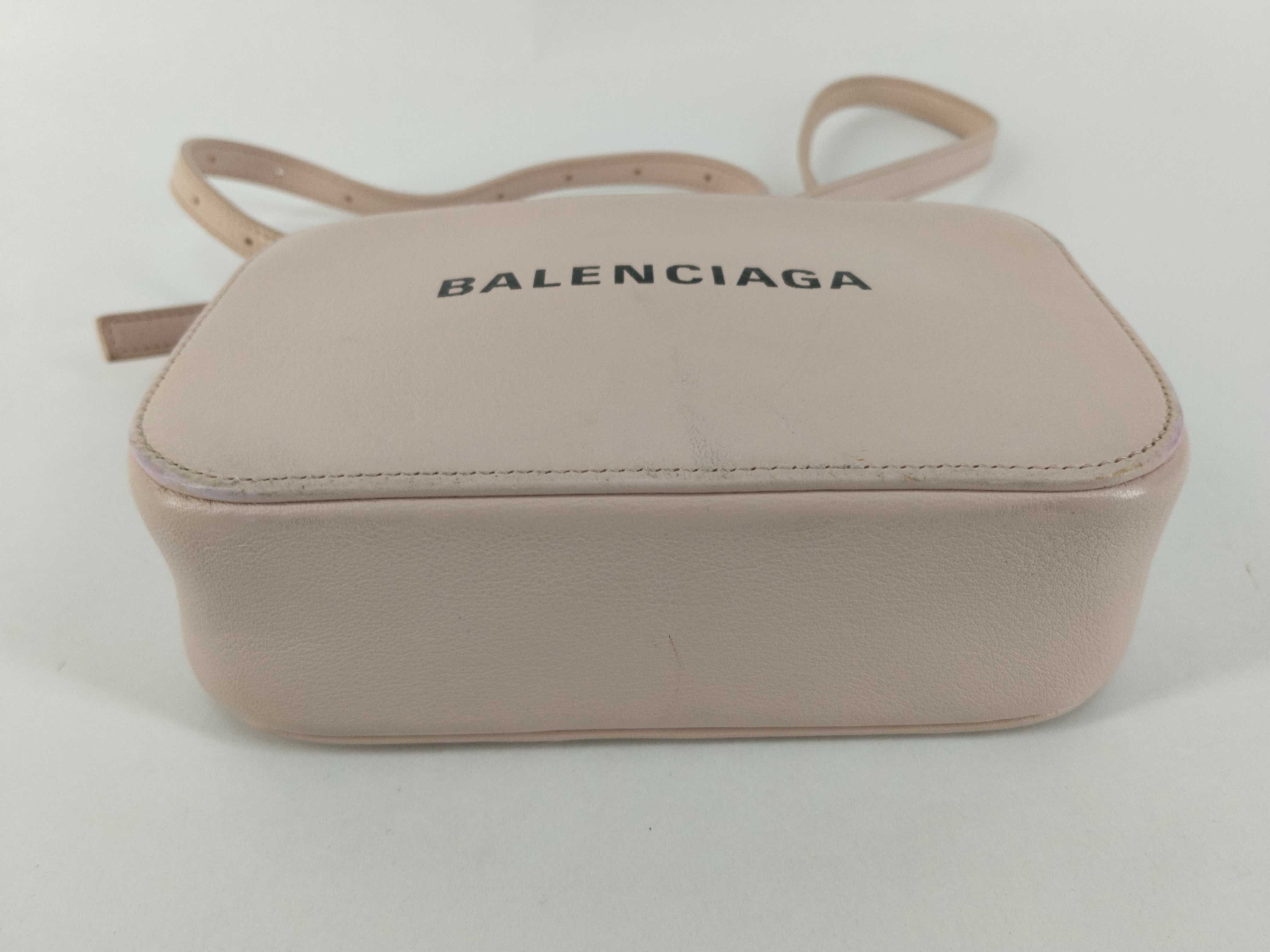 Everyday Camera Bag Leather Shoulder Bag — view 7