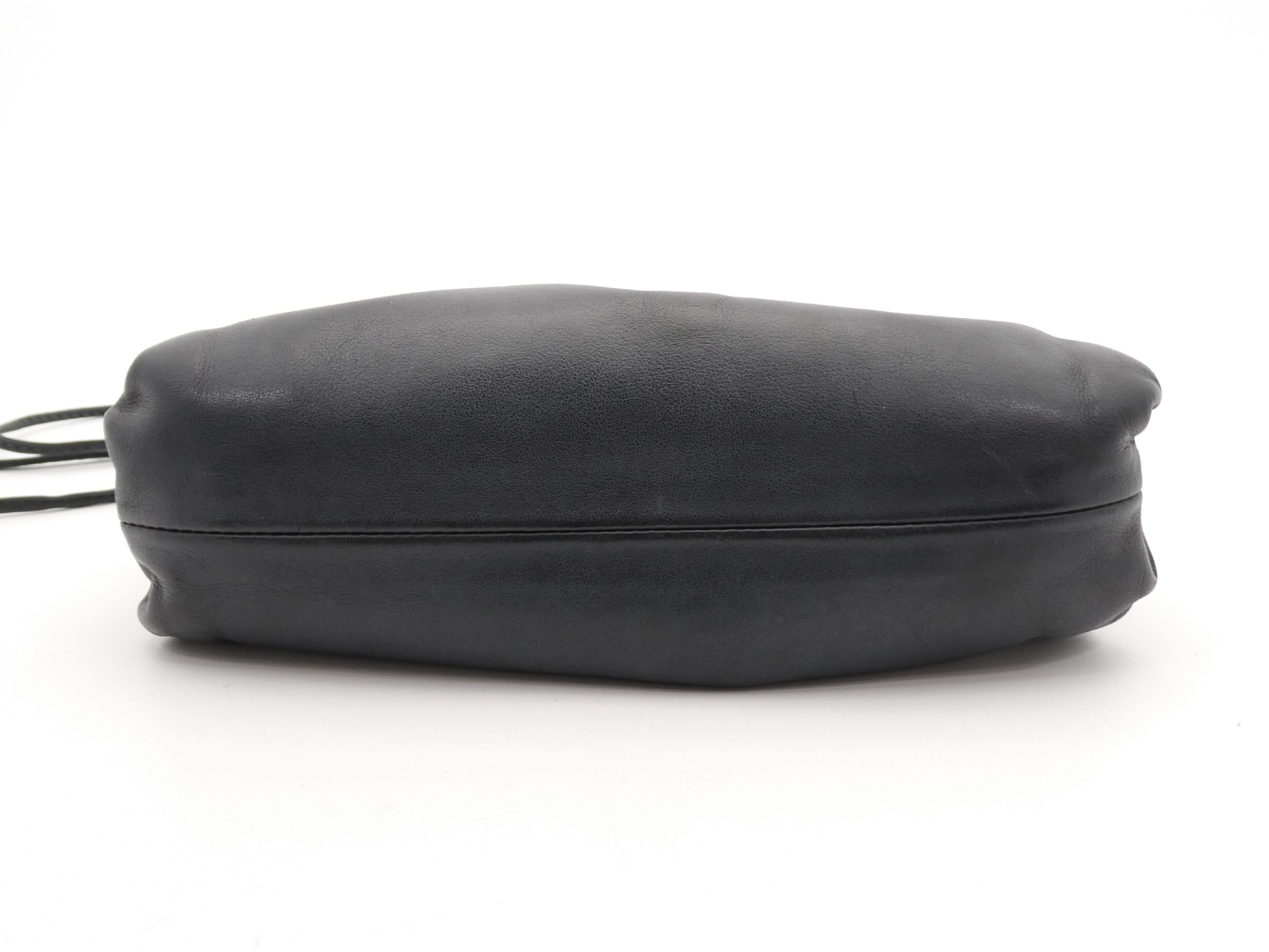 leather shoulder bag with clasp closure — view 5