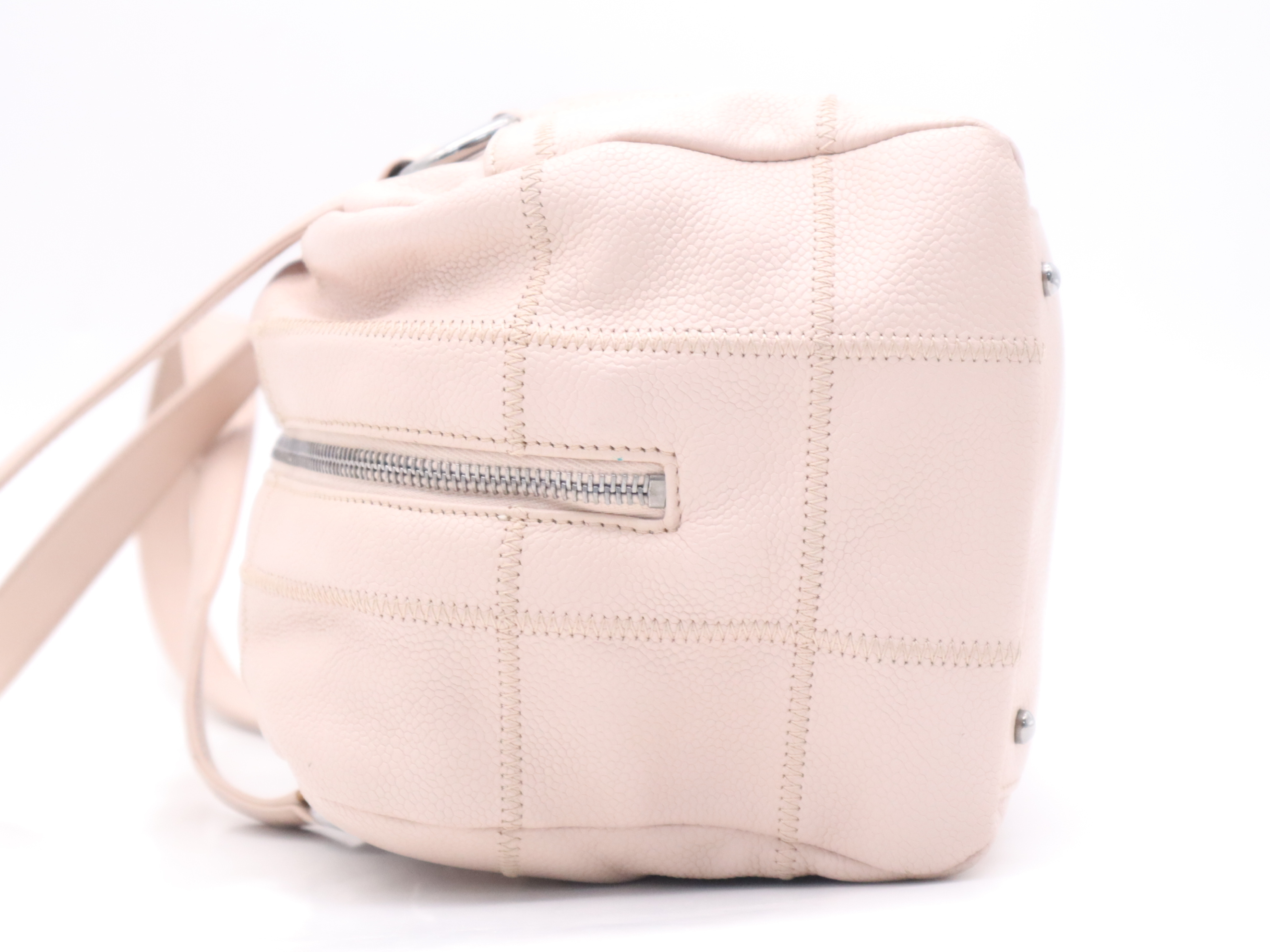 Caviar Skin Chocolate Bar Logo Plate Handbag Pink Silver Hardware Seal 9925728 Shoulder Bag — view 3