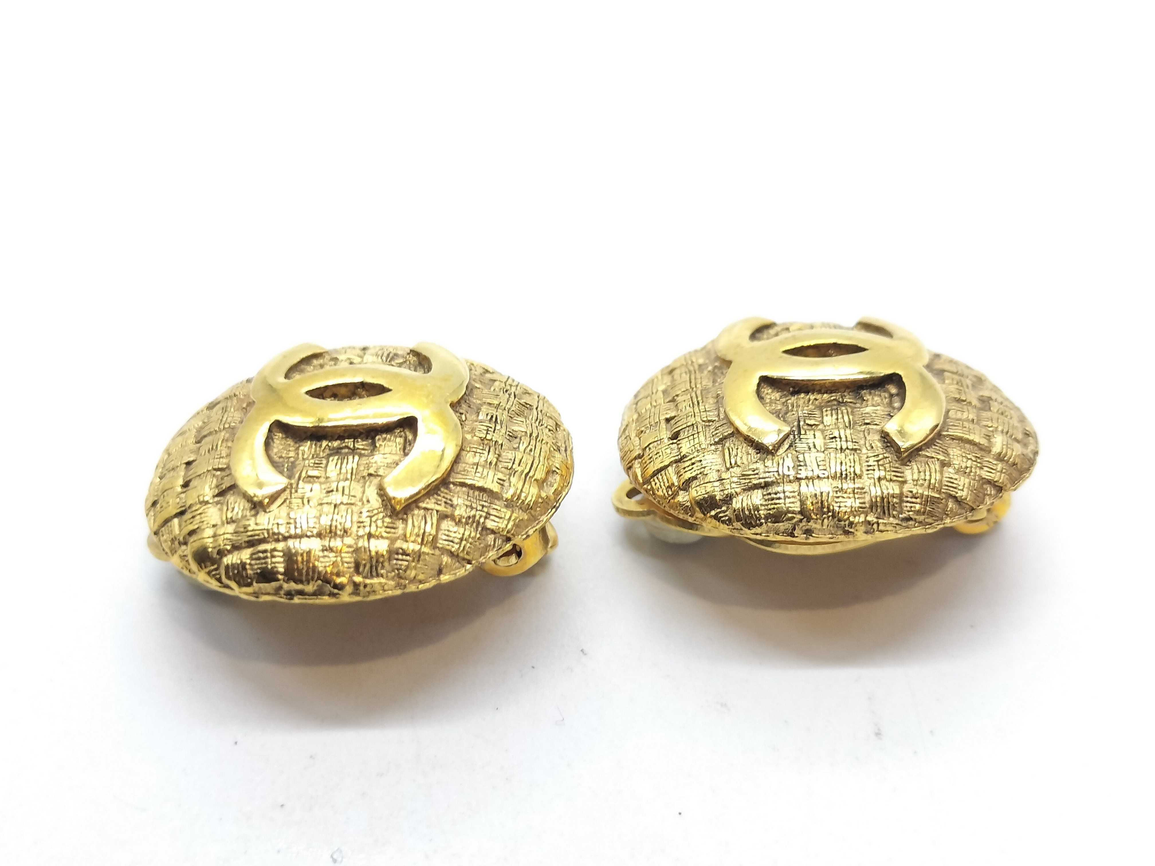 Coco Mark Circle 29 2851 GP Vintage Earrings — view 3