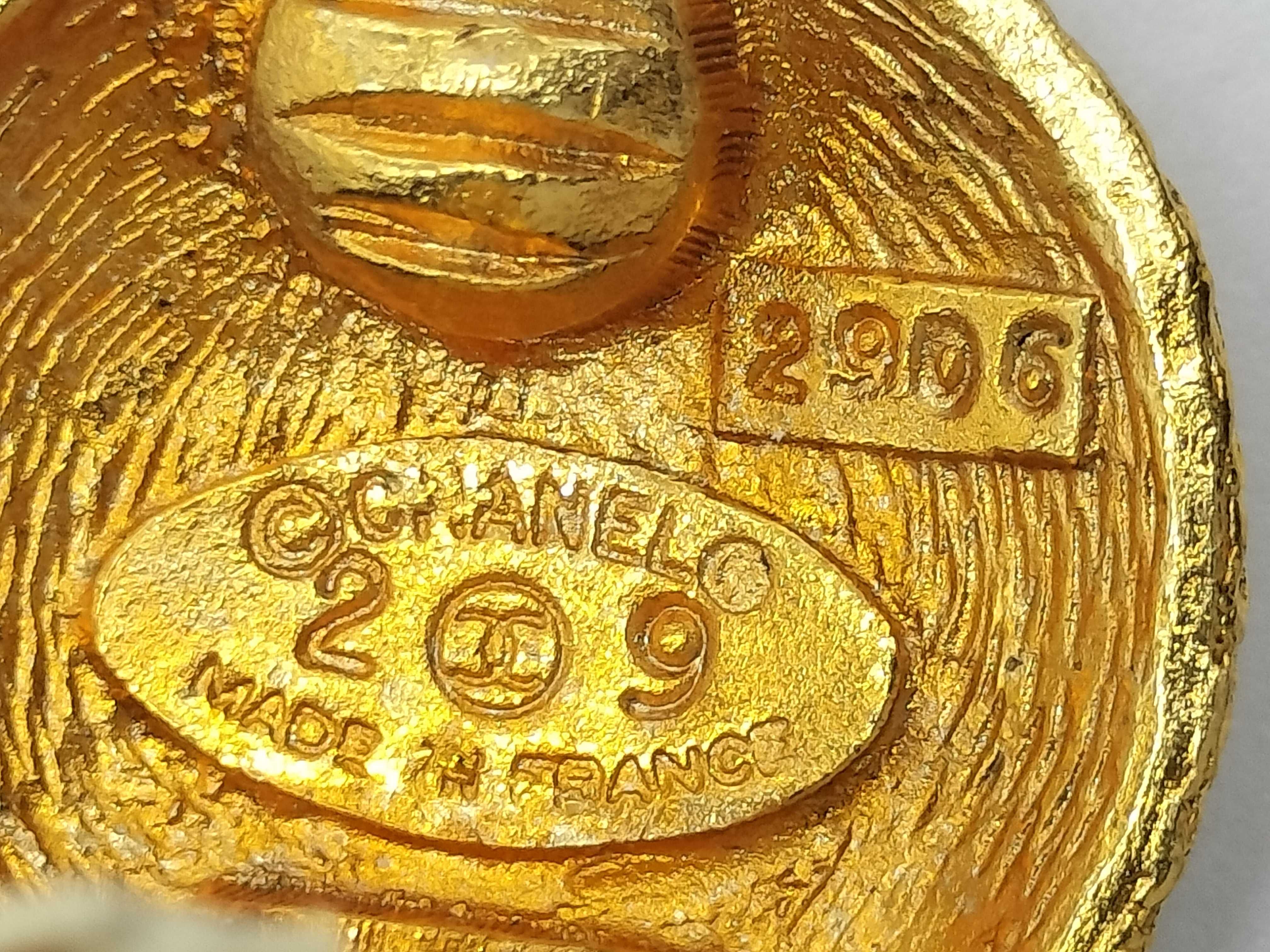 Coco Mark Circle 29 2851 GP Vintage Earrings — view 6