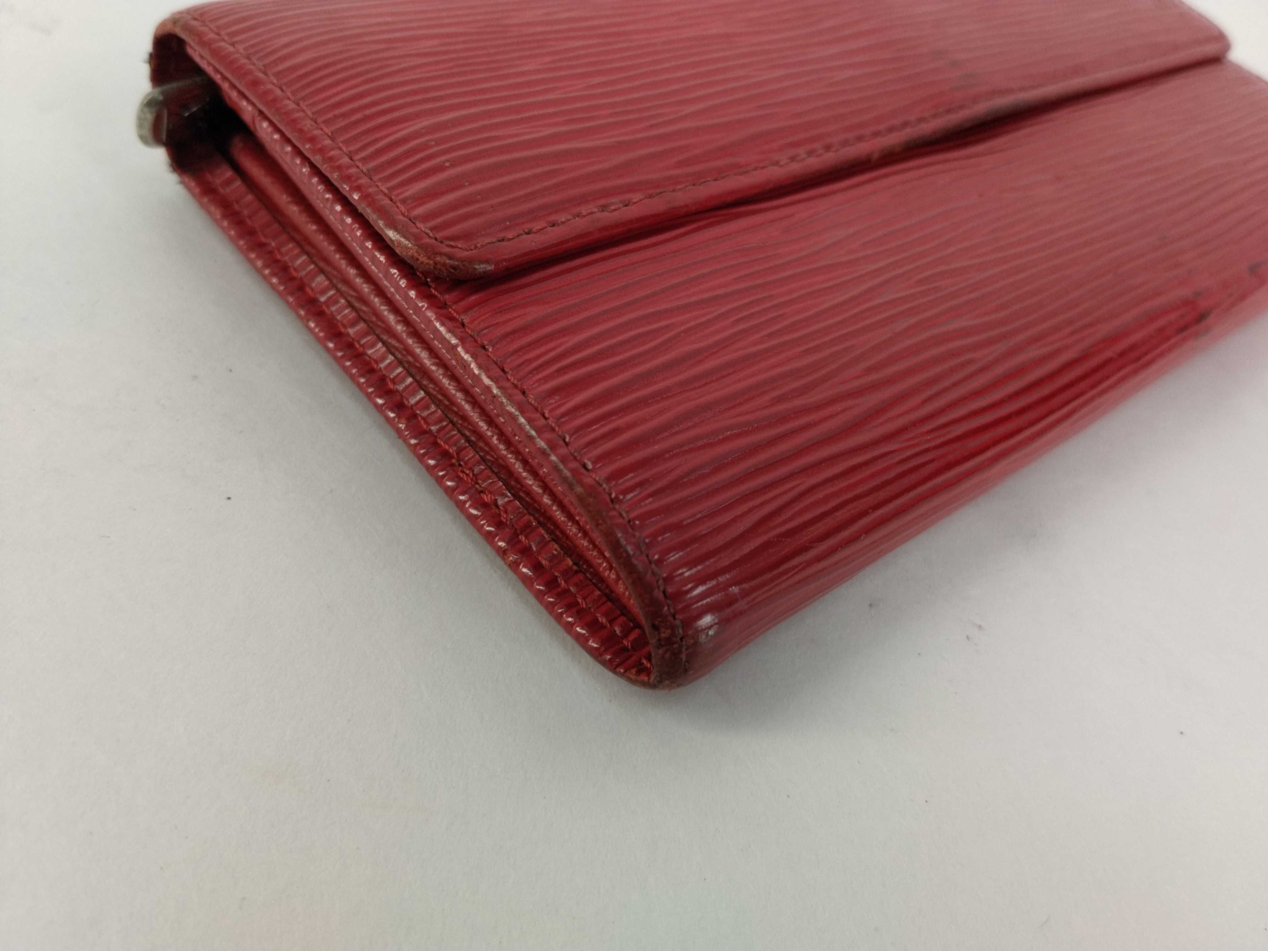 Epi Louis Vuitton Epi Portefeuille Sarah Long Wallet — view 3