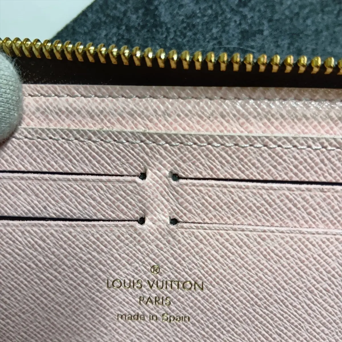 Monogram Portefeuille Clemence M61298 CA3155 Rose Ballerine Round Zip Wallet — view 14