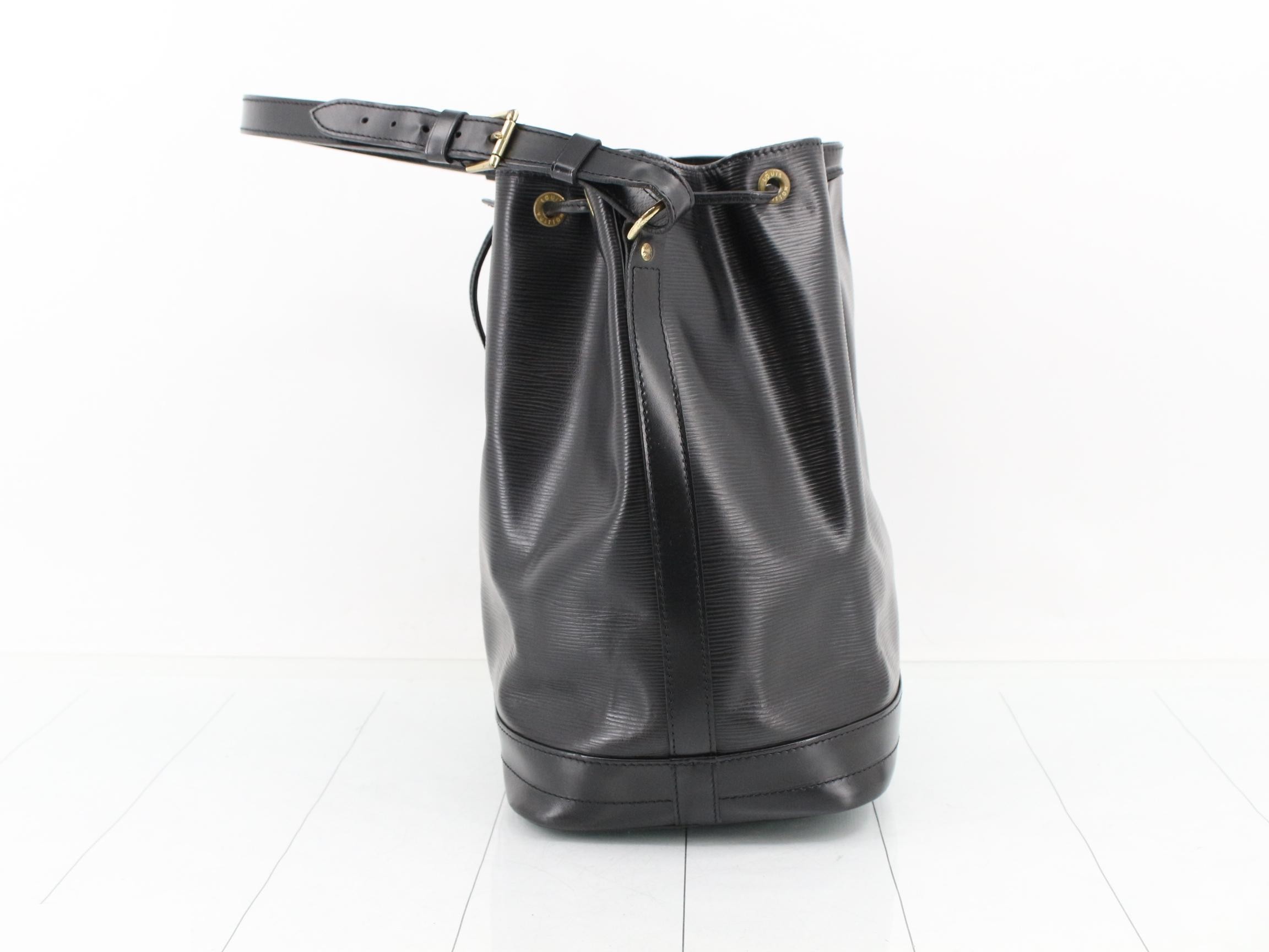 Noé Noir — view 3