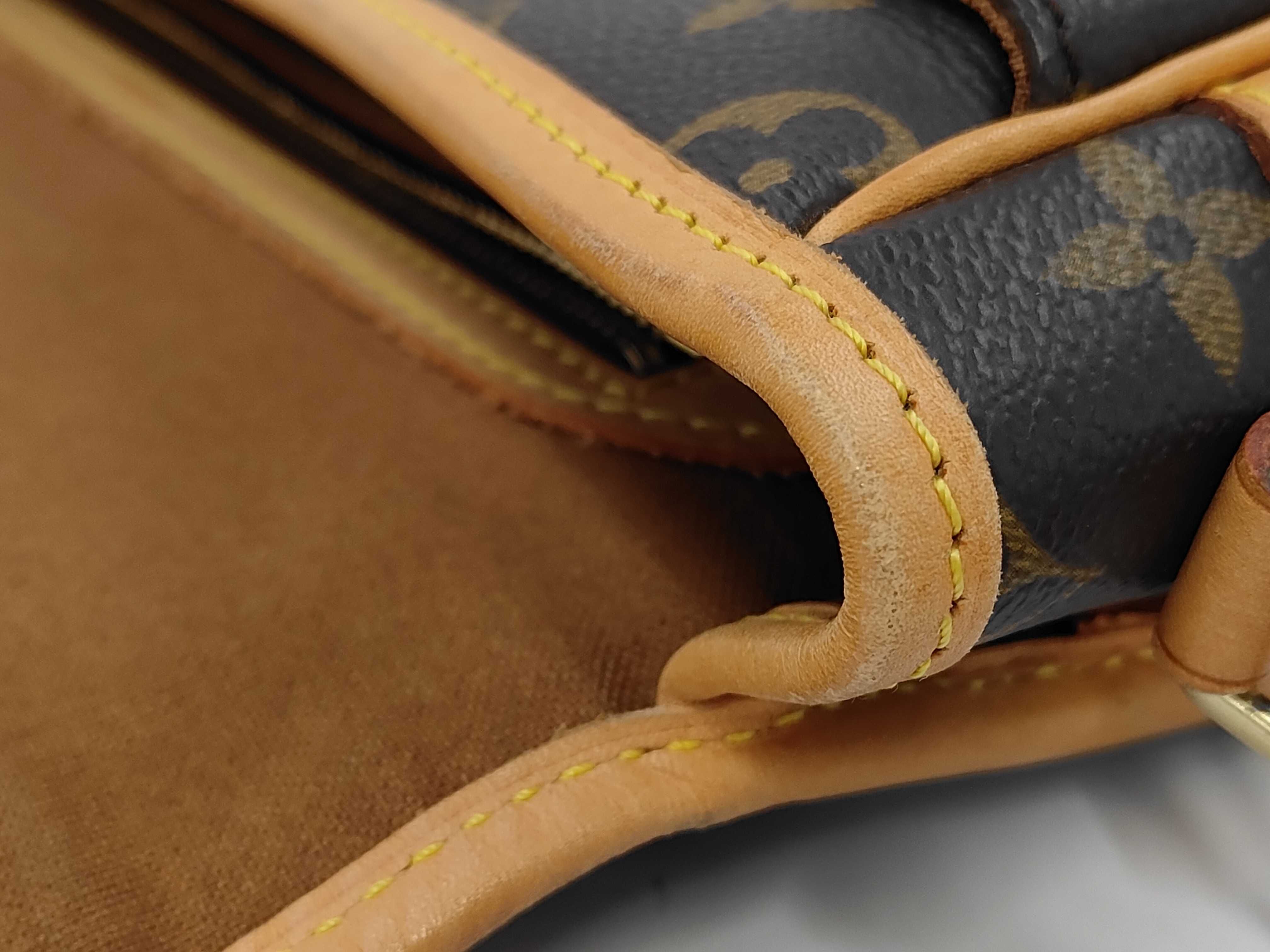 Sologne Shoulder Bag Monogram M42250 Shoulder Bag — view 11
