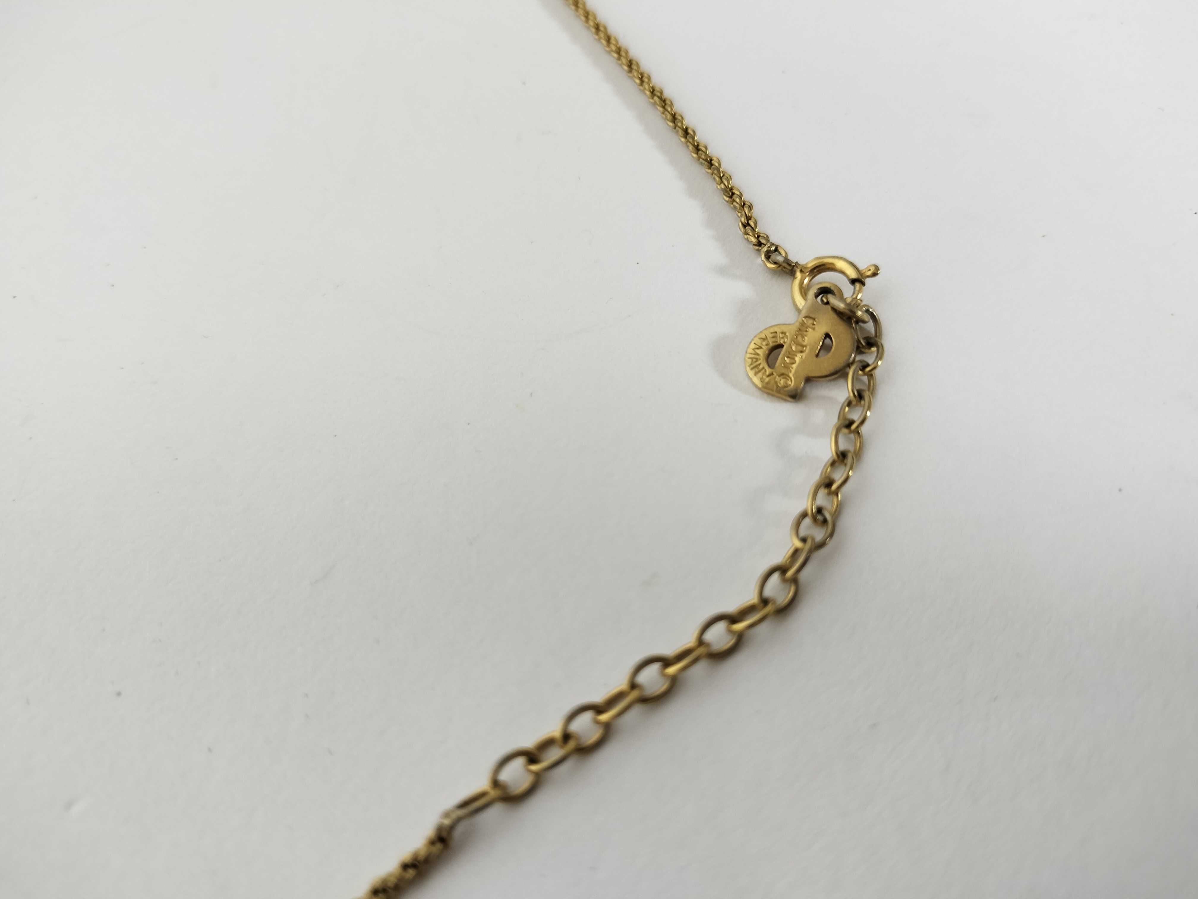 necklace — view 4