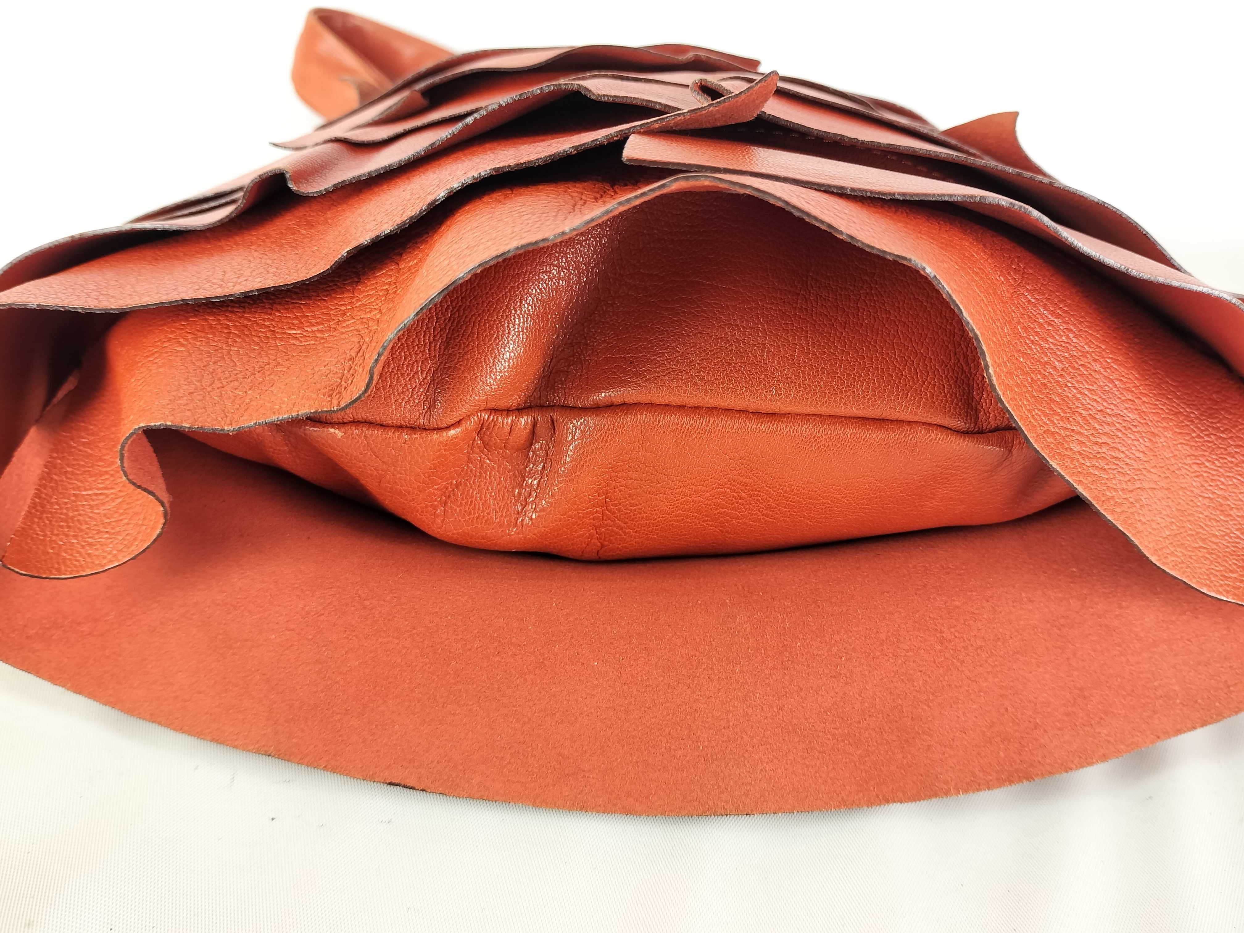 Medium Saint-Tropez Leather One-Shoulder Bag — view 4