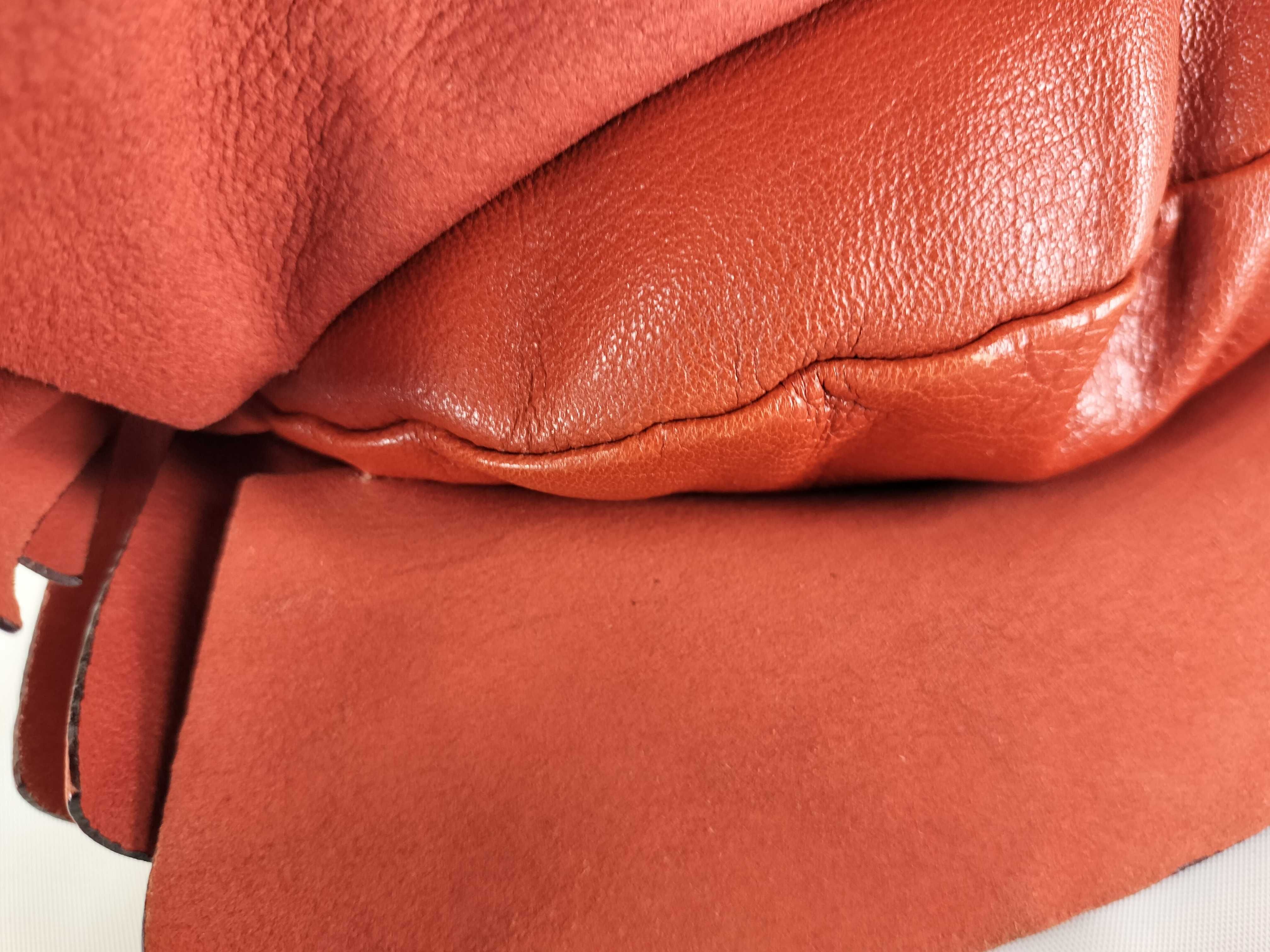 Medium Saint-Tropez Leather One-Shoulder Bag — view 5