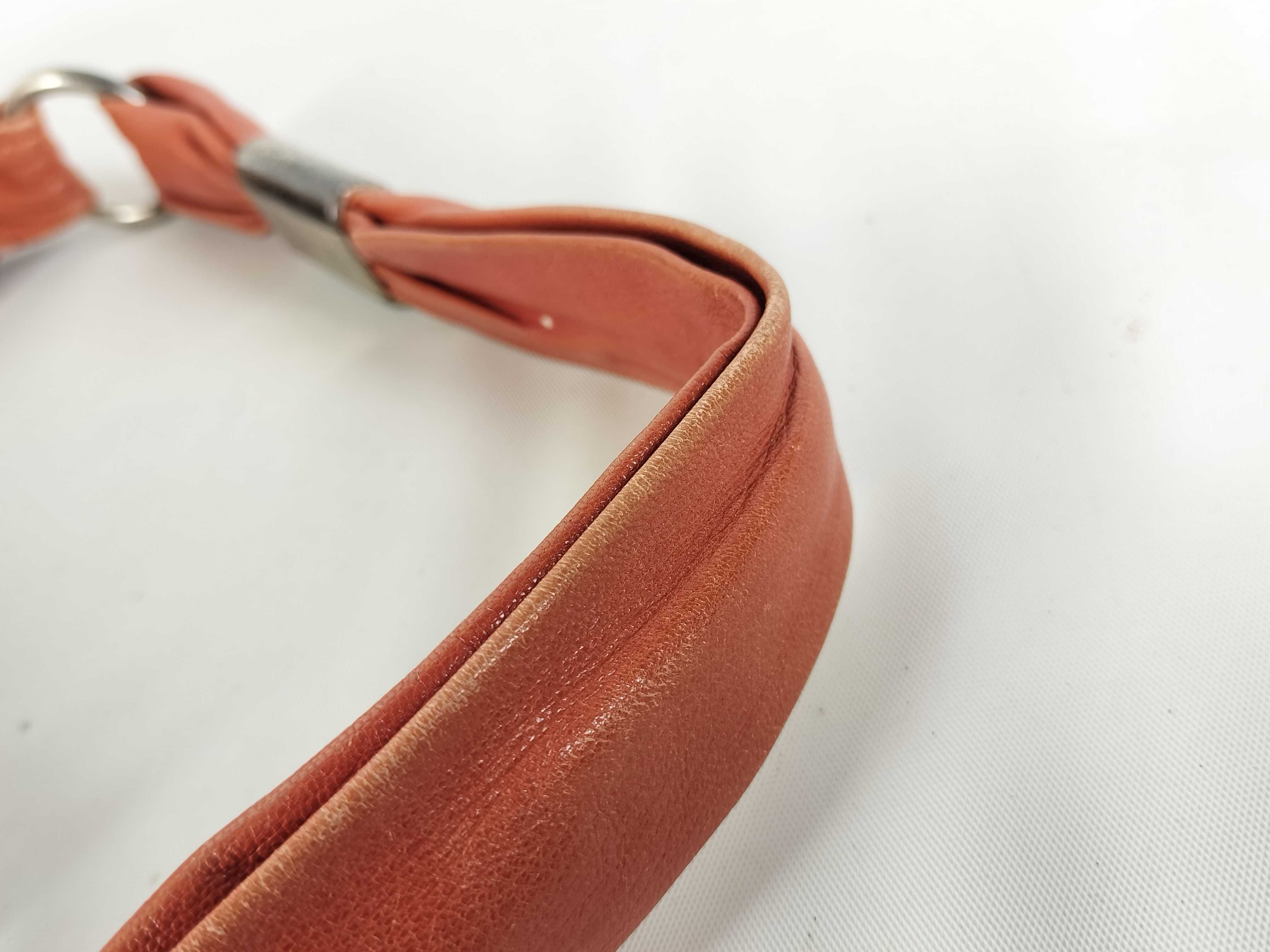 Medium Saint-Tropez Leather One-Shoulder Bag — view 9