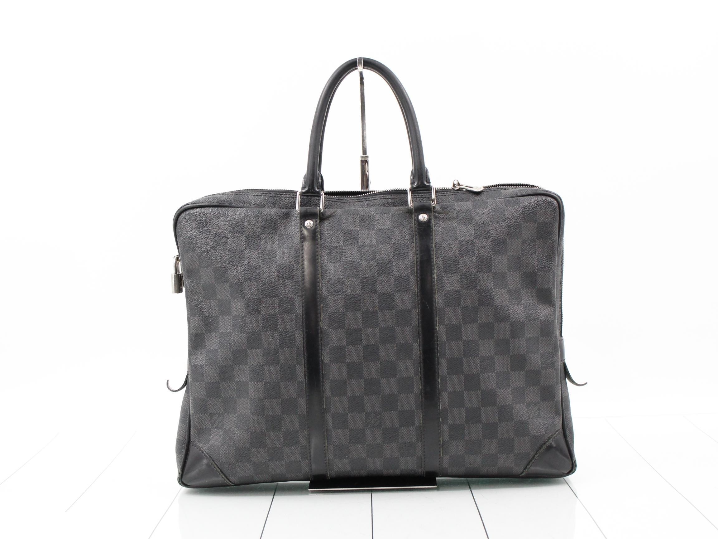 Damier Graffiti Port Document Voyage — view 2