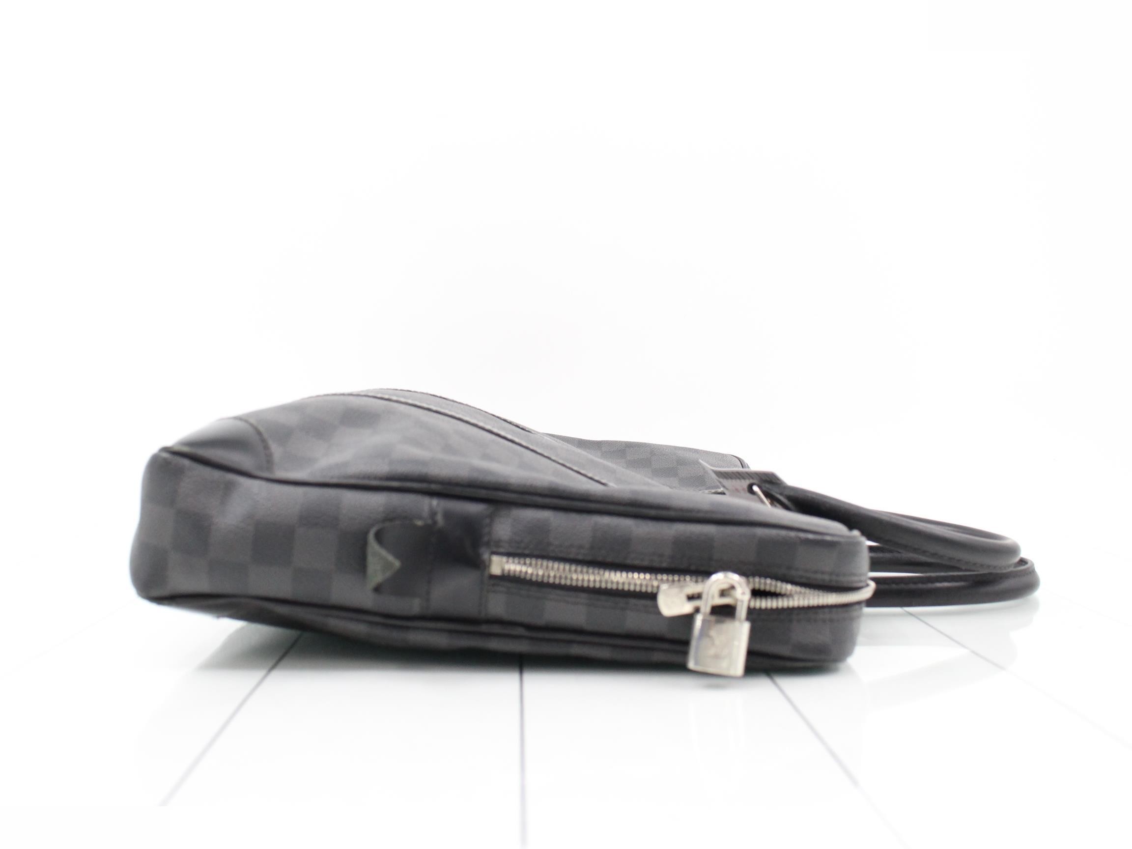 Damier Graffiti Port Document Voyage — view 3