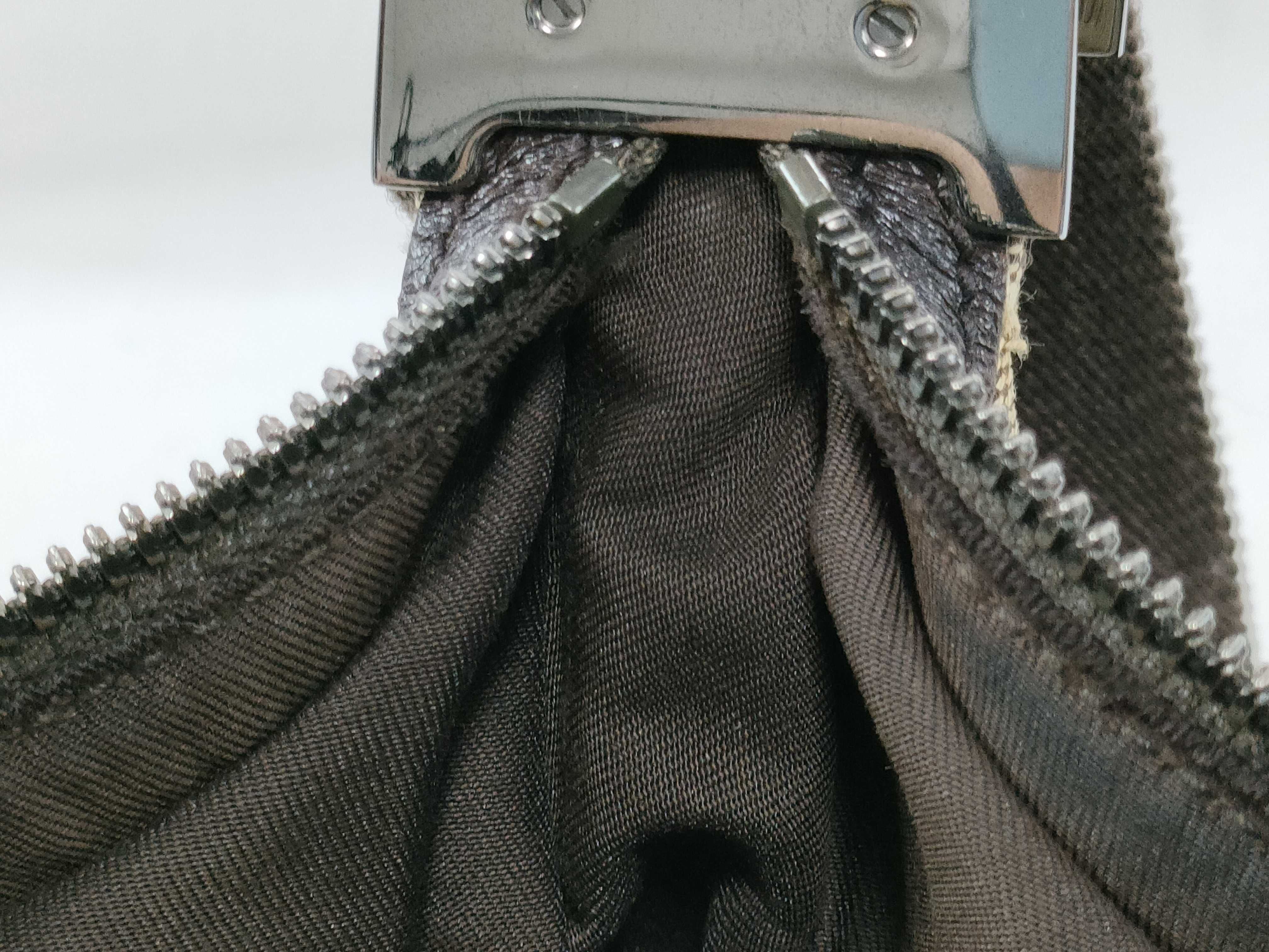 GG Canvas Shoulder Bag — view 13