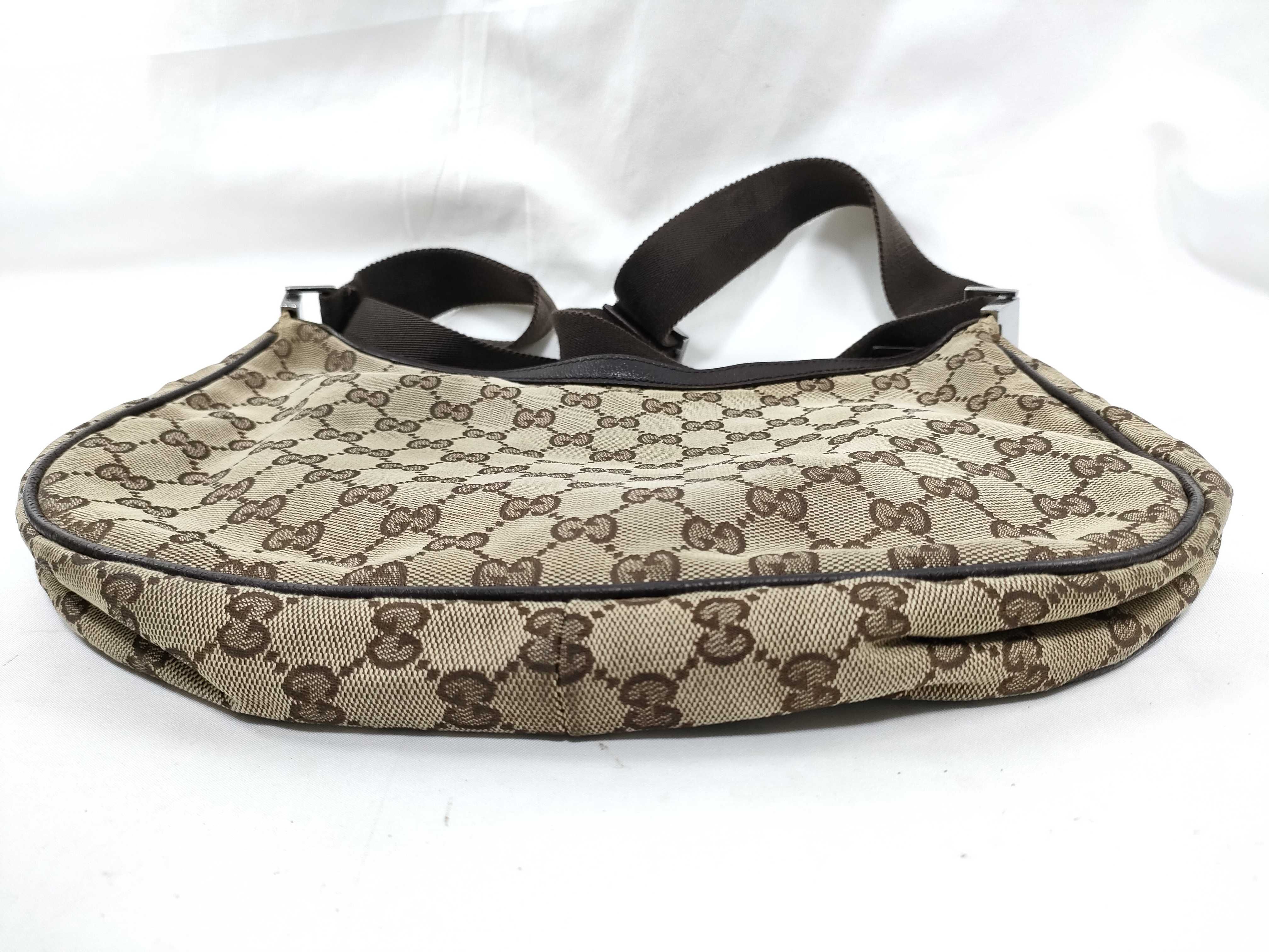 GG Canvas Shoulder Bag — view 3
