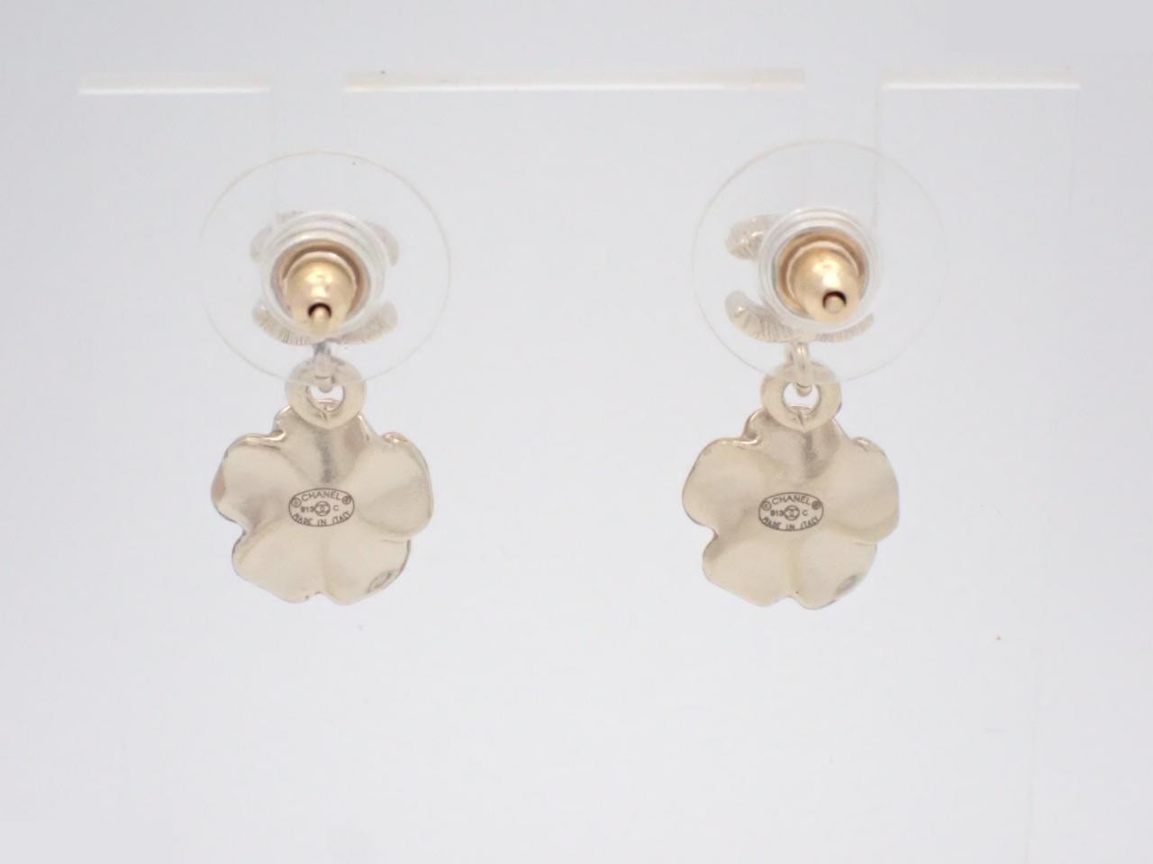 earrings, B13C, Coco Mark flower design, 2cm height, with stone. — view 2
