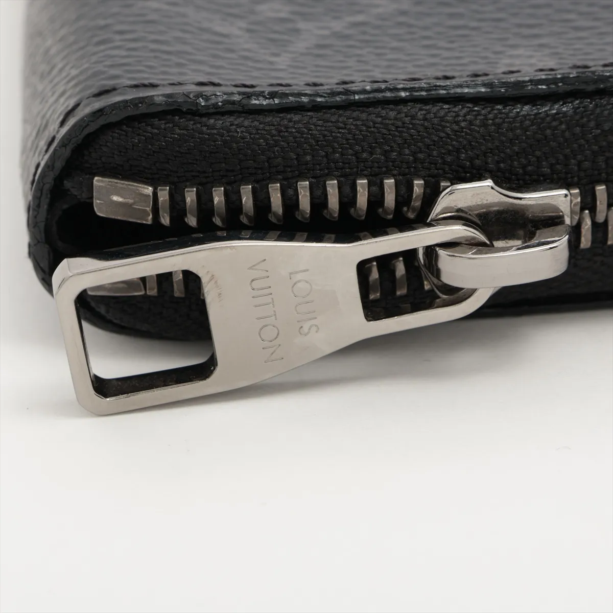 Monogram Eclipse Zippy Wallet Vertical M62295 GI1178 Black Round Zip Wallet — view 10