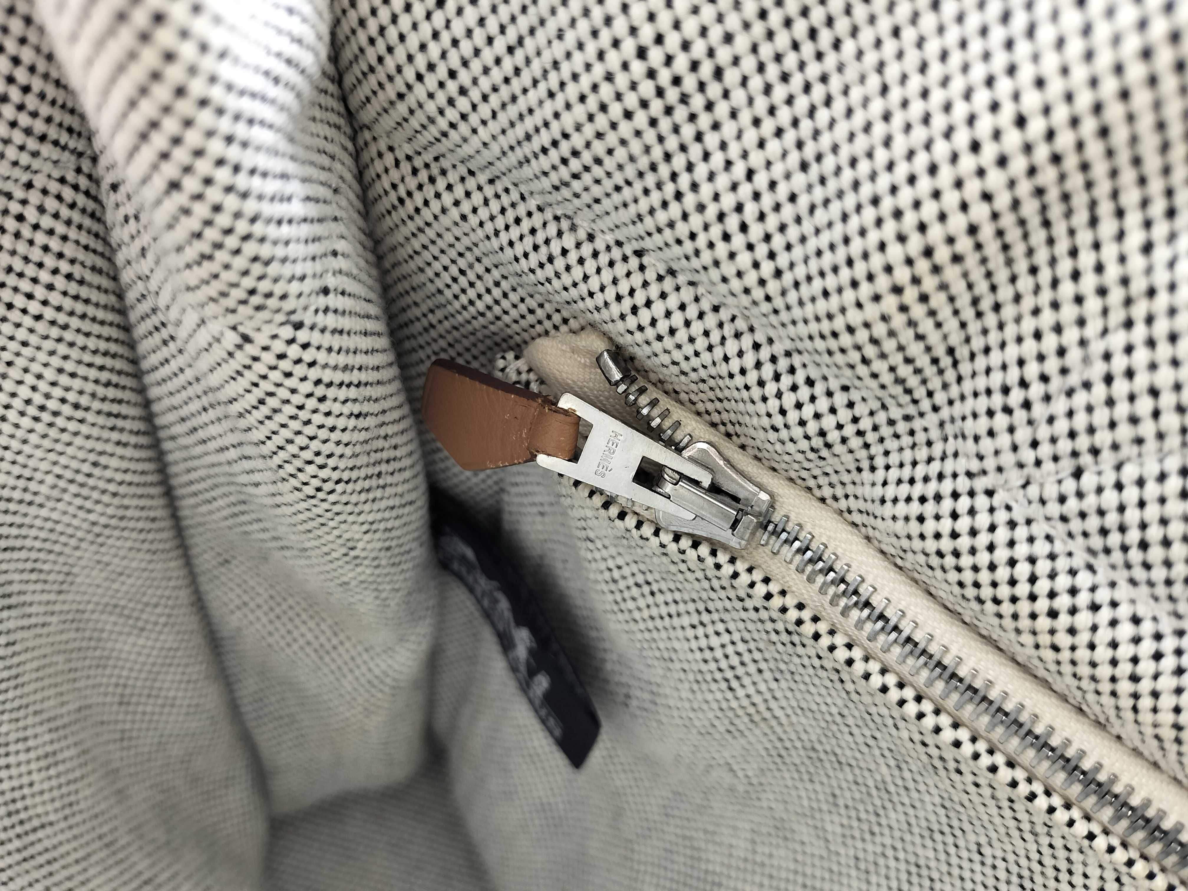 Handbag / Canvas Handbag — view 15