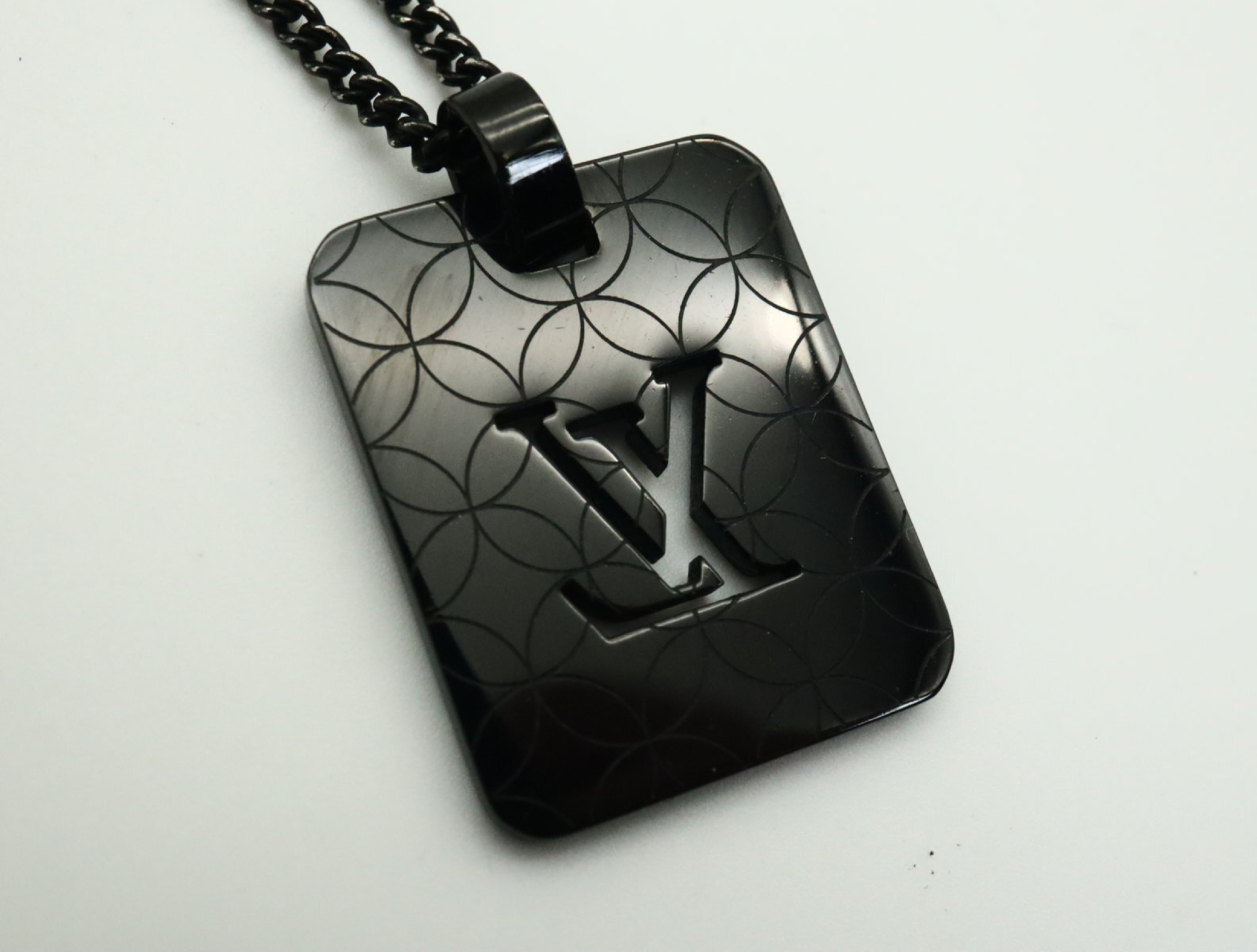 M66113 Pendant Champs-Élysées AN1009 Necklace — view 3